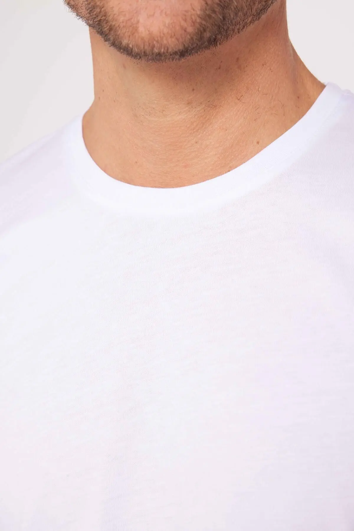 Erkek Slim Fit Beyaz Bisiklet Yaka %100 Pamuk Dar Kesim Basic Tişört