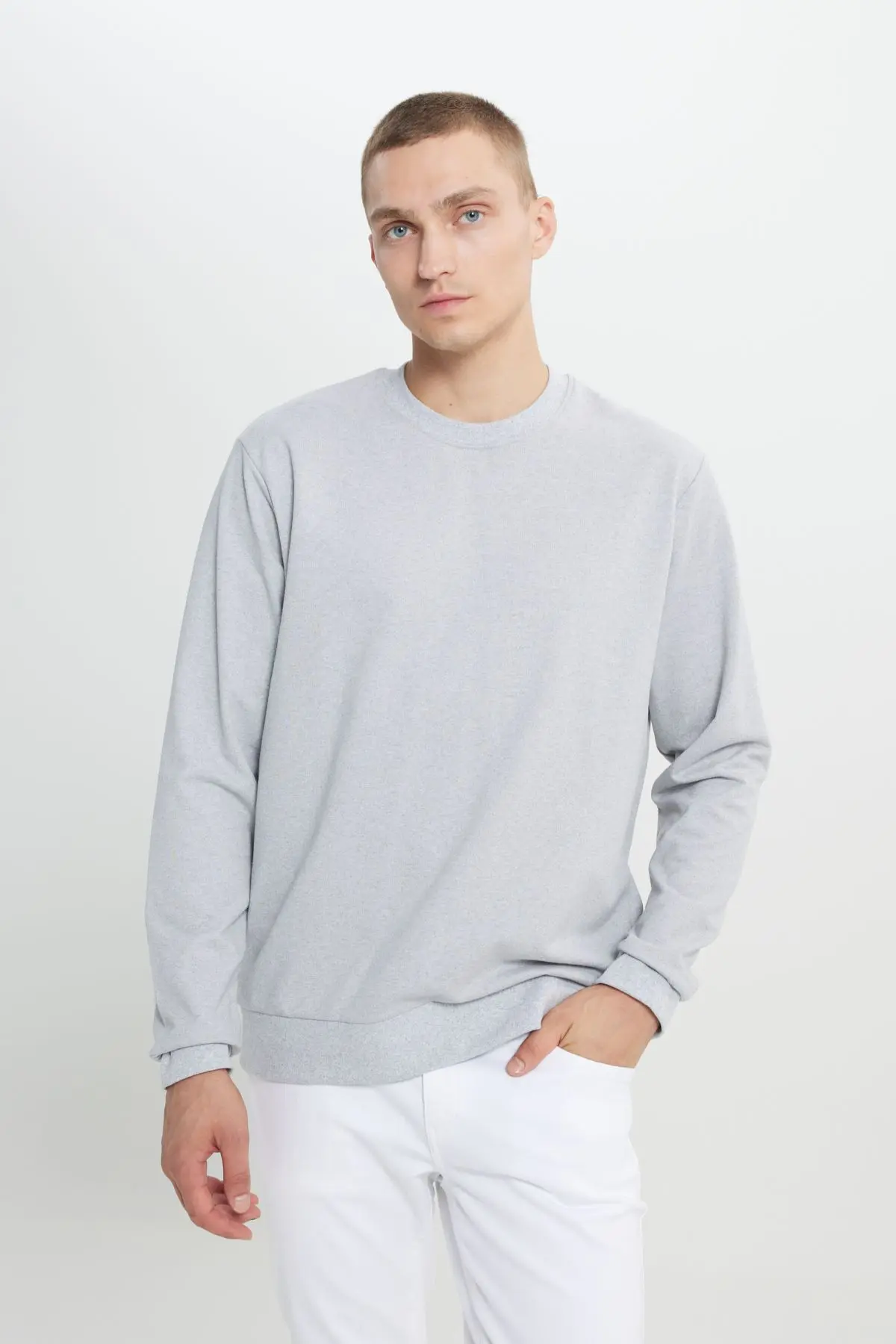 Erkek Gri Melanj Standart Fit Normal Kesim 2 İplik Pamuklu Bisiklet Yaka Sweatshirt