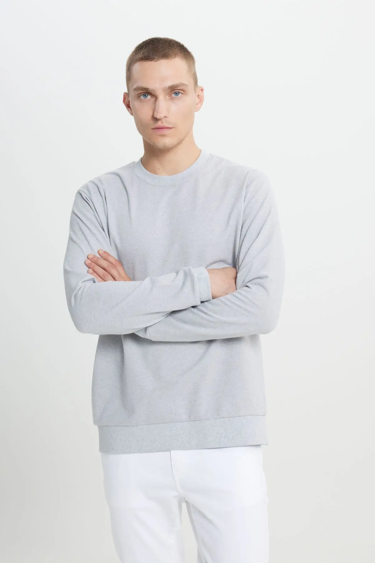 Erkek Gri Melanj Standart Fit Normal Kesim 2 İplik Pamuklu Bisiklet Yaka Sweatshirt