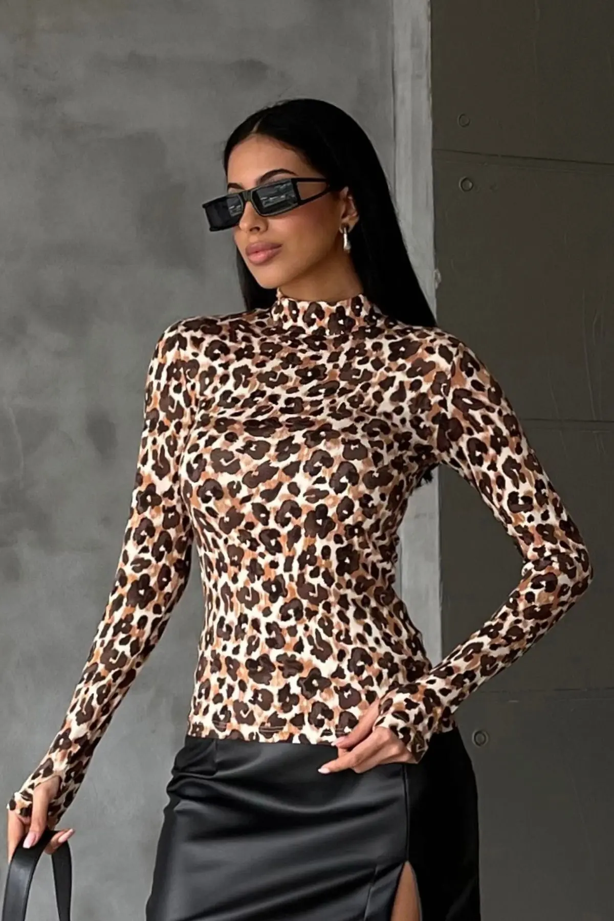 Kadın Kahverengi Çiçek Leopar Desenli Parmak Detaylı Body