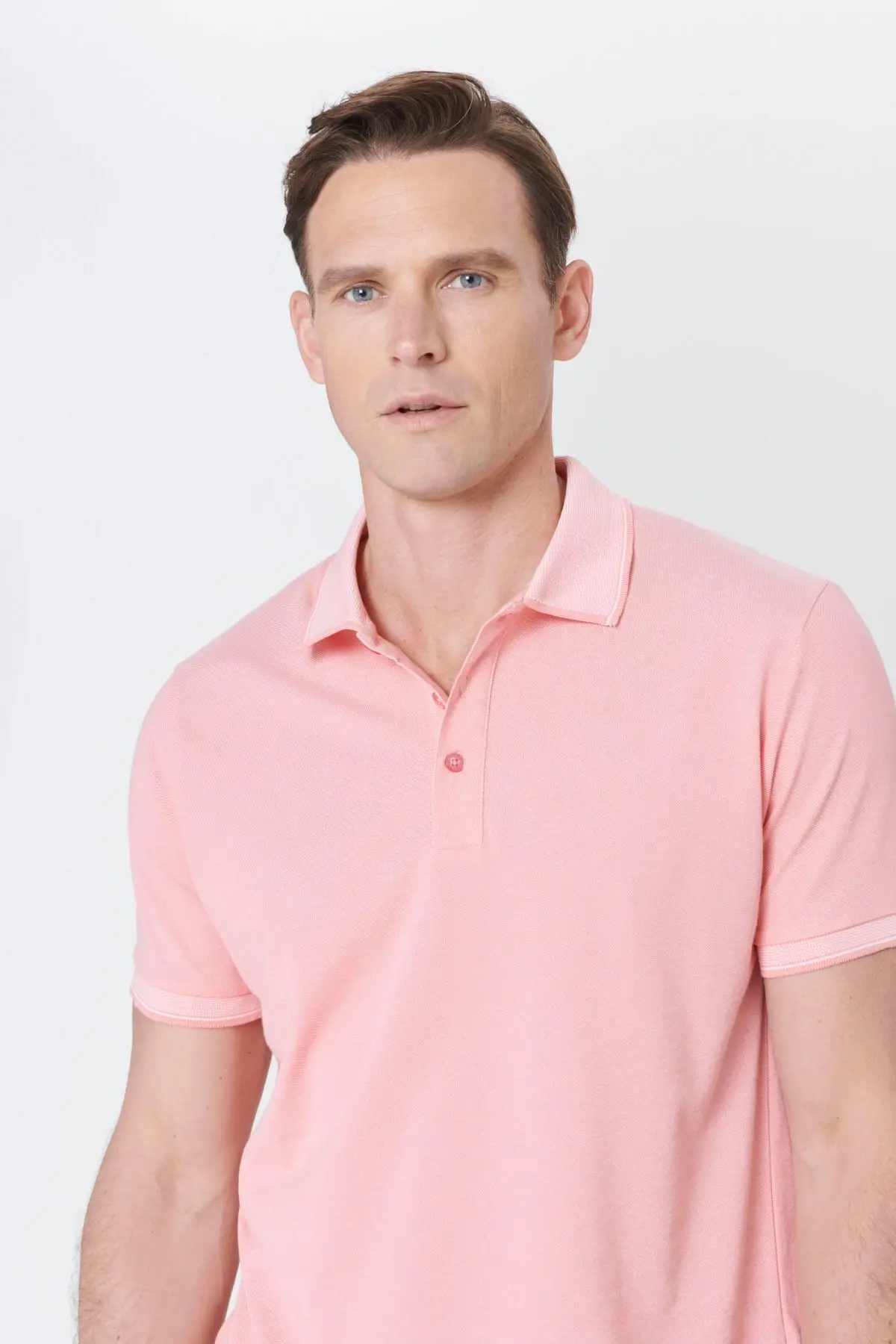 Erkek Çekmeyen Pamuklu Kumaş Slim Fit Dar Kesim Pembe-Beyaz Kıvrılmaz Polo Yaka Tişört