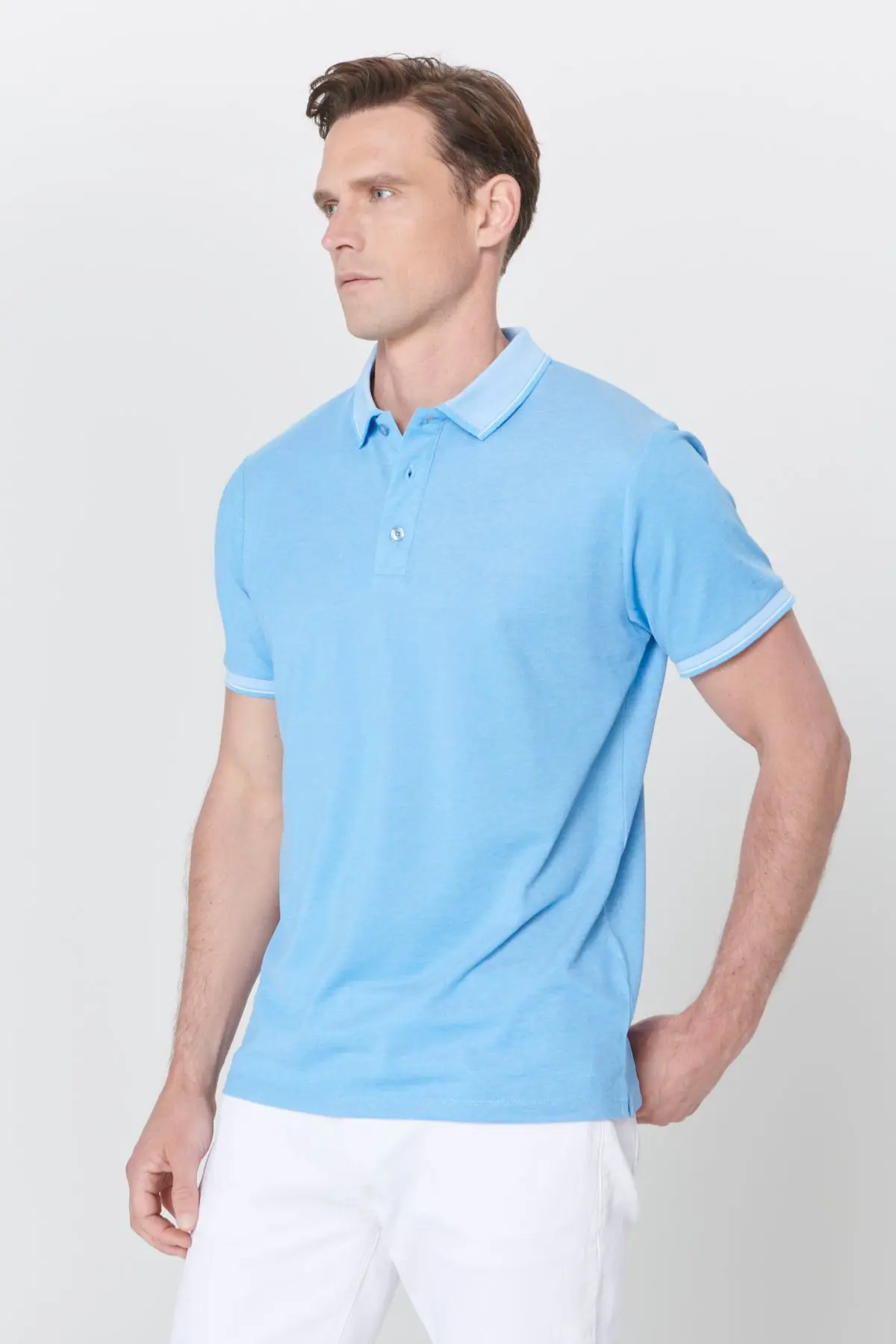 Erkek Çekmeyen Pamuklu Kumaş Slim Fit Dar Kesim Saks-Beyaz Kıvrılmaz Polo Yaka Tişört