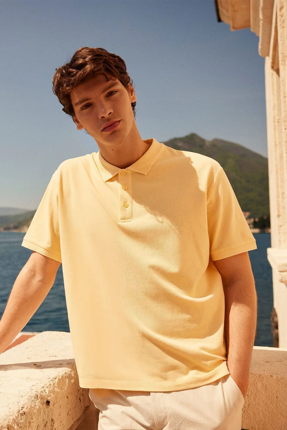 Erkek Sarı %100 Pamuk Kıvrılmaz Pike Polo Yaka Slim Fit Dar Kesim Tişört
