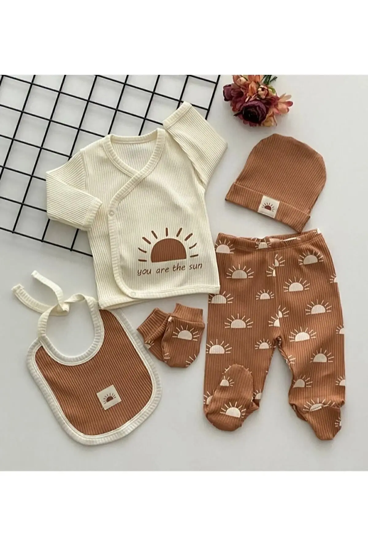 DERİNBEBE Organik Kumaş Fitilli 5 Parça Hastane Çıkışı Set