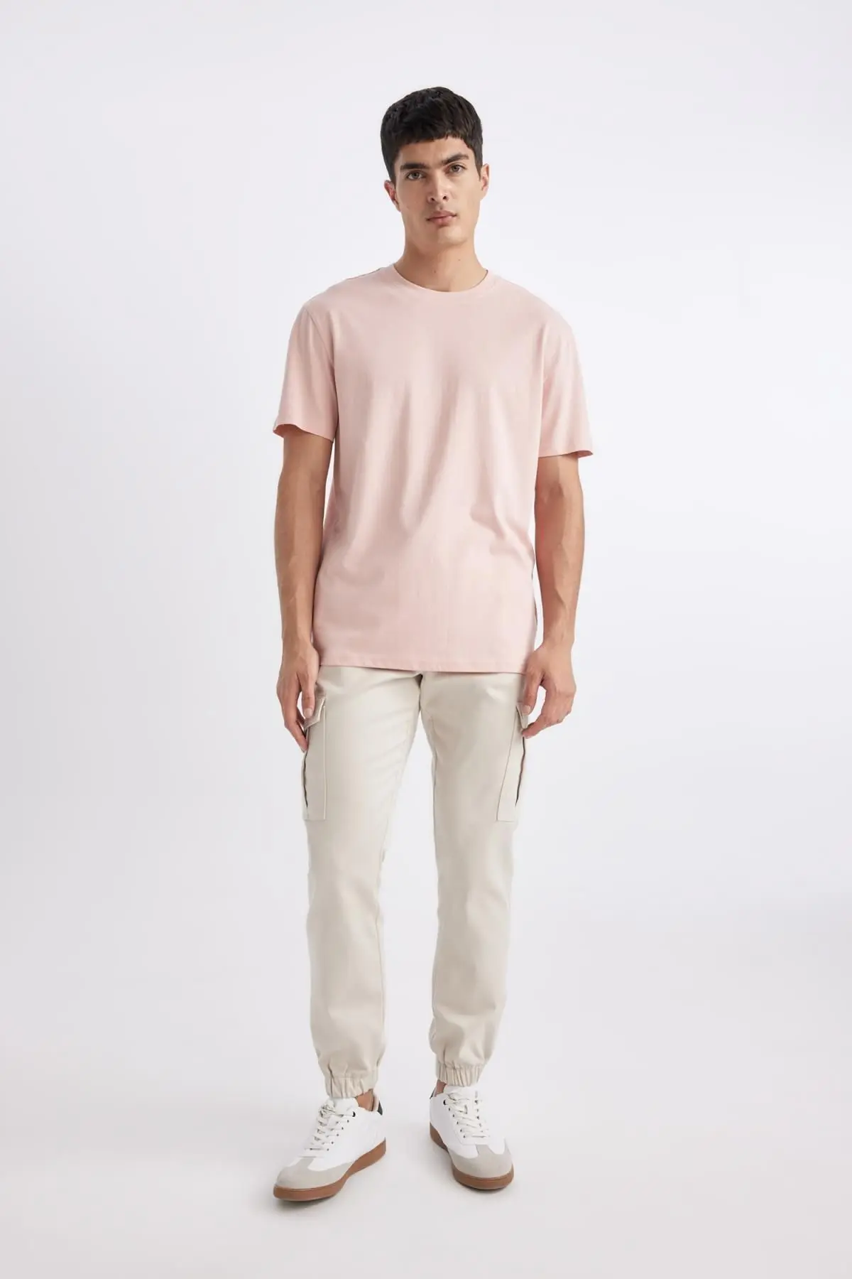 New Regular Fit Bisiklet Yaka Kısa Kollu %100 Pamuk Basic Tişört V7699az24sp