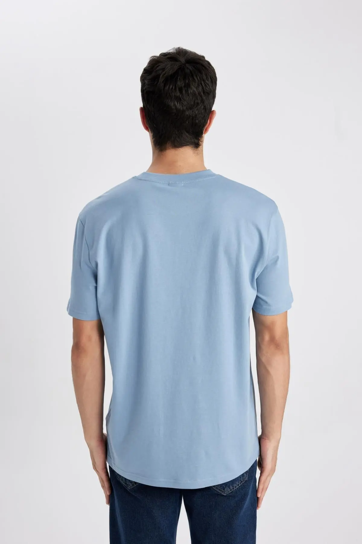 New Regular Fit Bisiklet Yaka Kısa Kollu %100 Pamuk Basic Tişört V7699az24sp