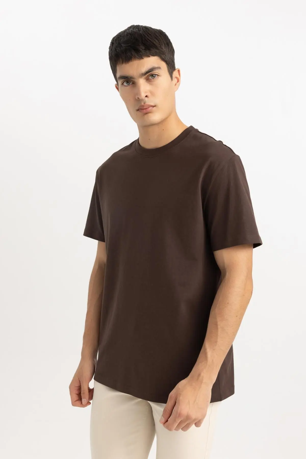 New Regular Fit Bisiklet Yaka Kısa Kollu %100 Pamuk Basic Tişört V7699az24sp