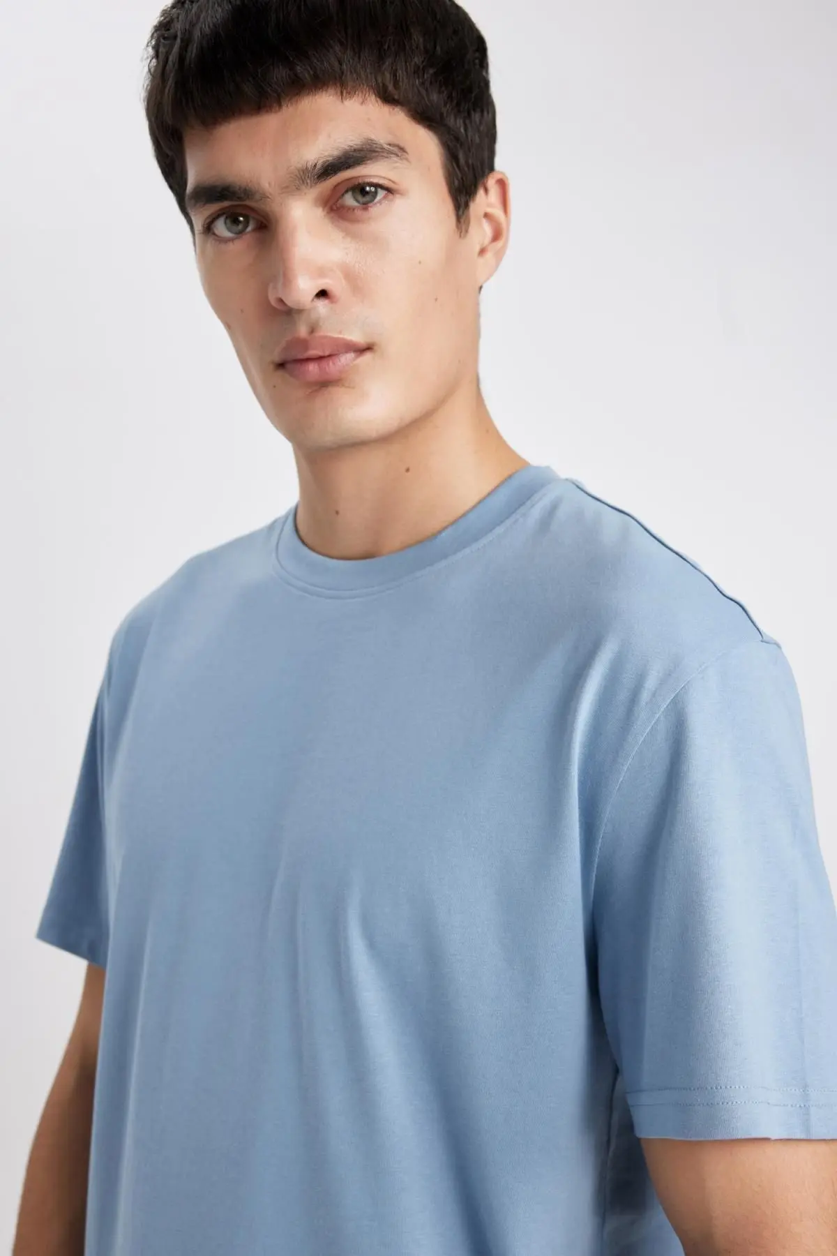 New Regular Fit Bisiklet Yaka Kısa Kollu %100 Pamuk Basic Tişört V7699az24sp