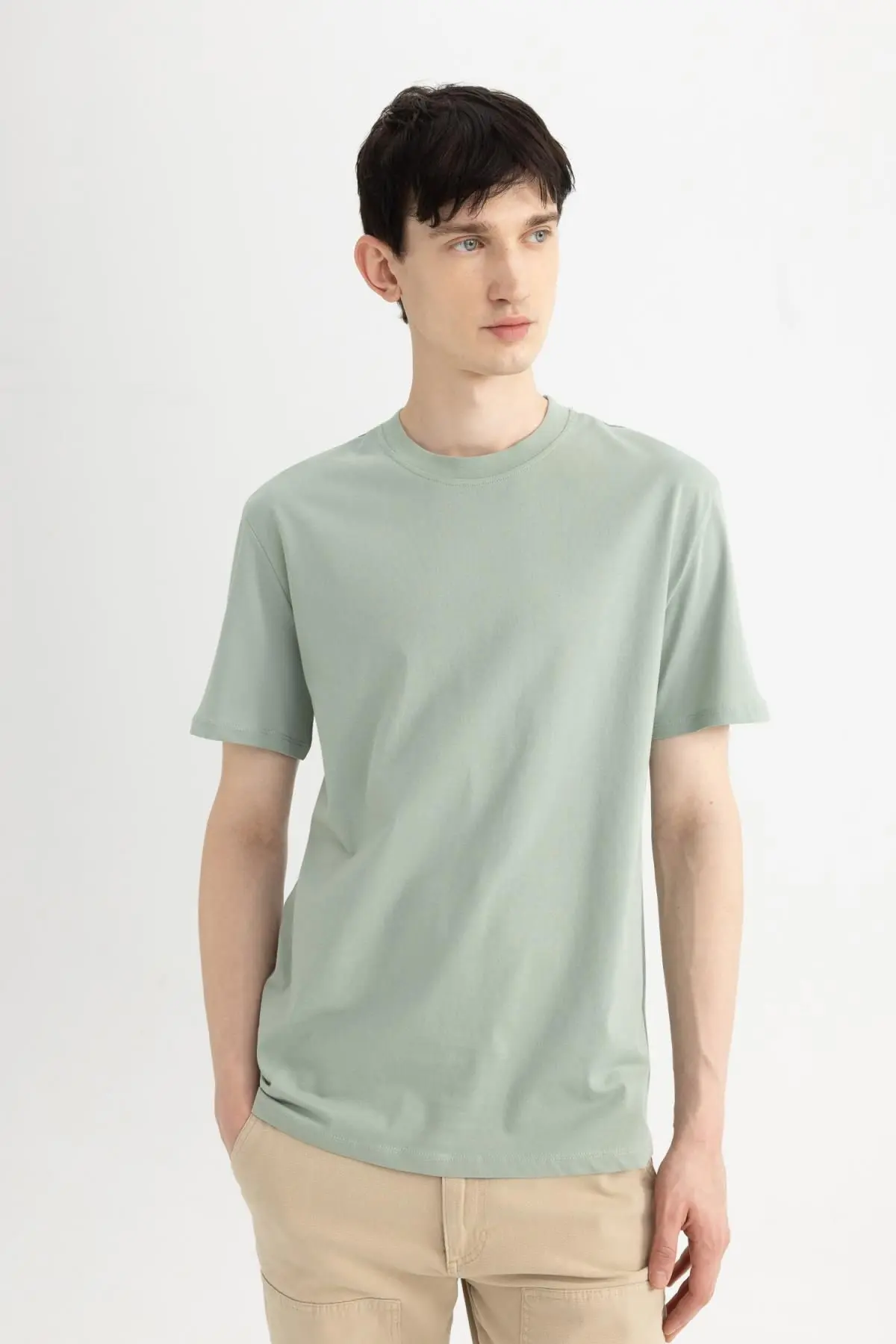 New Regular Fit Bisiklet Yaka Basic Kısa Kollu %100 Pamuk Tişört V7699az24sp