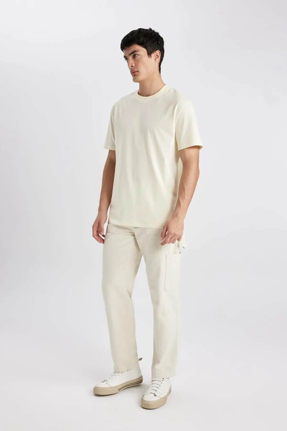 New Regular Fit Bisiklet Yaka Basic Kısa Kollu %100 Pamuk Tişört V7699az24sp