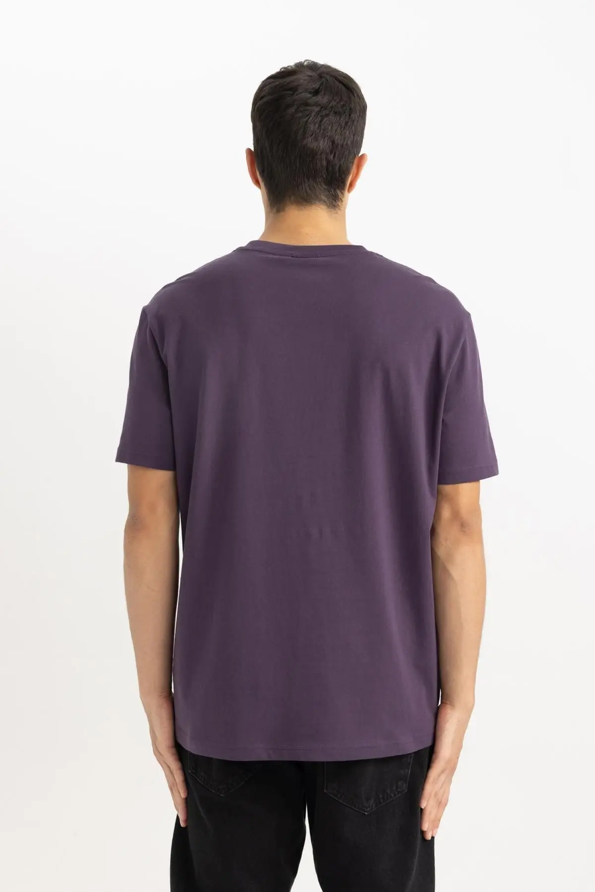 New Regular Fit Bisiklet Yaka Kısa Kollu %100 Pamuk Basic Tişört V7699az24sp