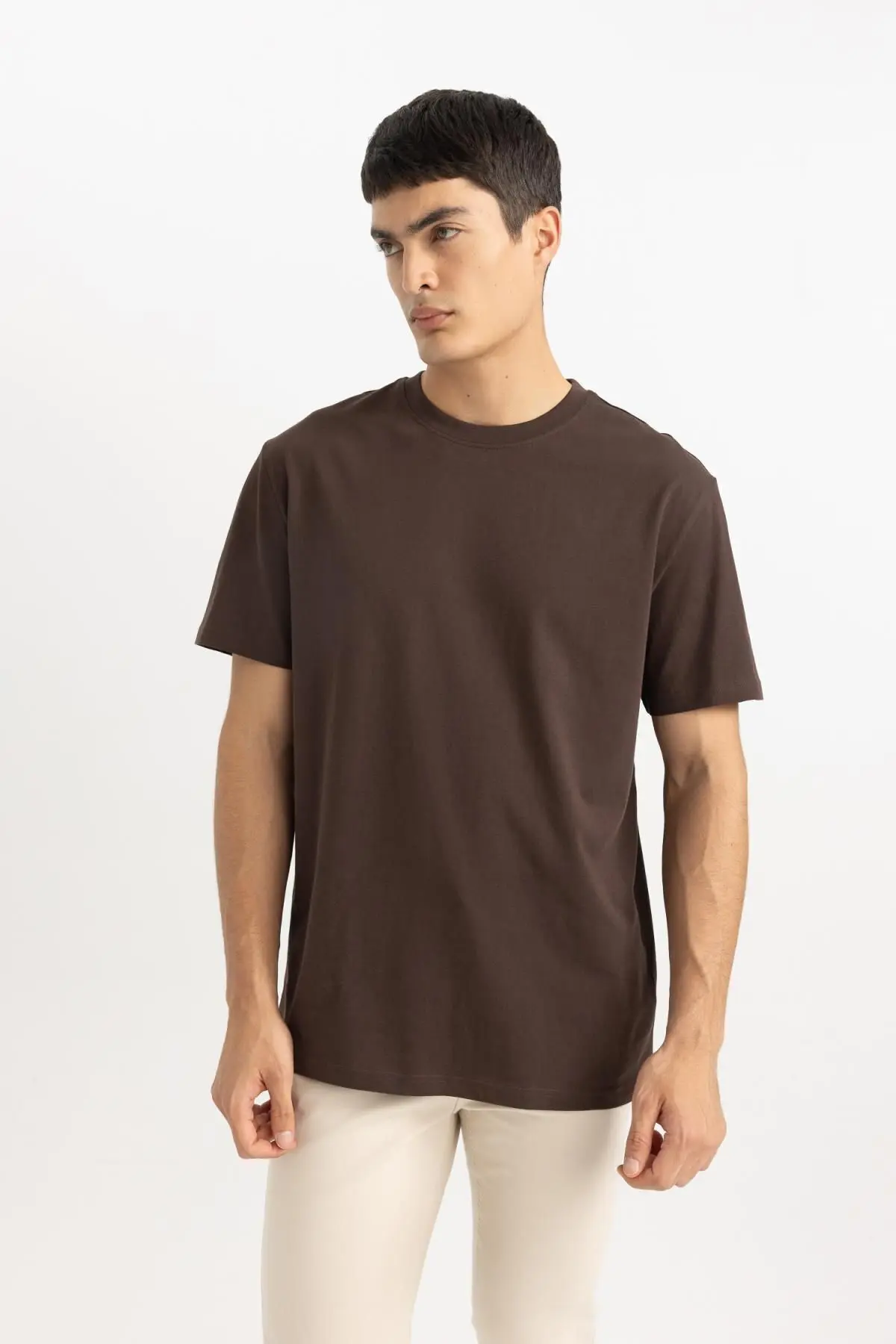 New Regular Fit Bisiklet Yaka Kısa Kollu %100 Pamuk Basic Tişört V7699az24sp