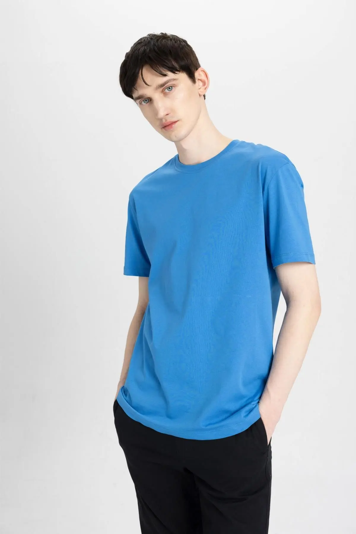 New Regular Fit Bisiklet Yaka Kısa Kollu Basic Tişört V7699az24sp