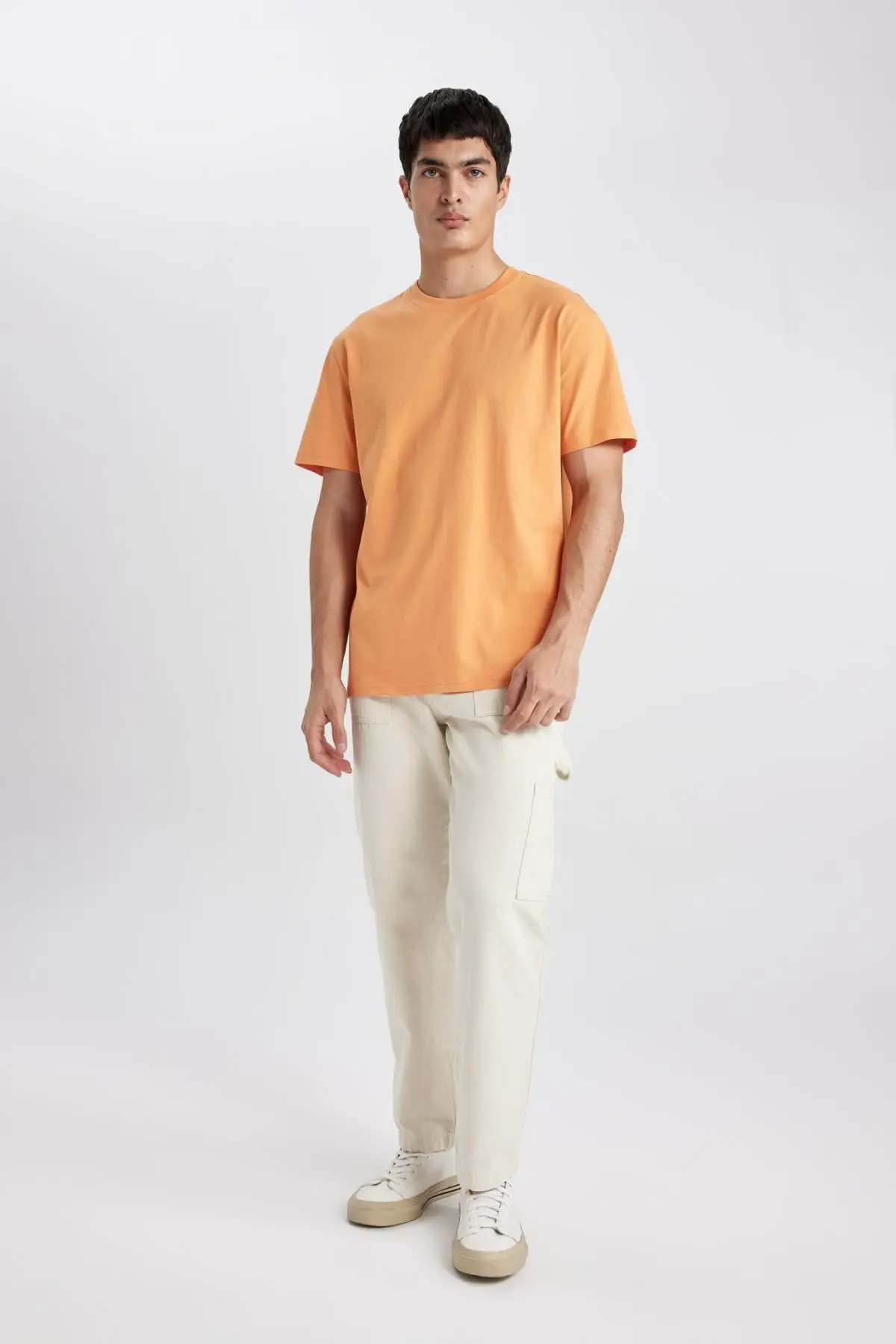 New Regular Fit Bisiklet Yaka Basic Kısa Kollu %100 Pamuk Tişört V7699az24sp
