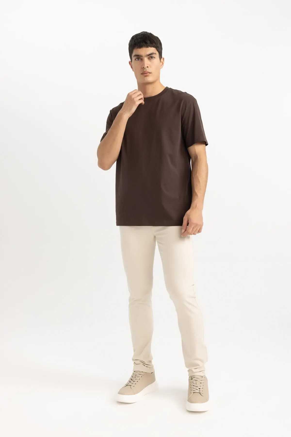 New Regular Fit Bisiklet Yaka Kısa Kollu %100 Pamuk Basic Tişört V7699az24sp