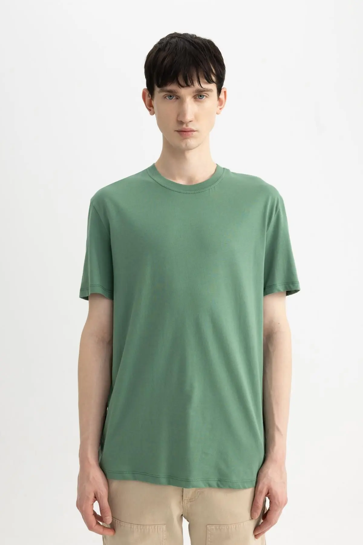 New Regular Fit Bisiklet Yaka Kısa Kollu %100 Pamuk Basic Tişört V7699az24sp