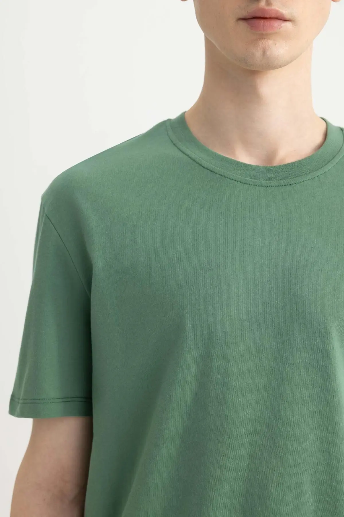 New Regular Fit Bisiklet Yaka Kısa Kollu %100 Pamuk Basic Tişört V7699az24sp