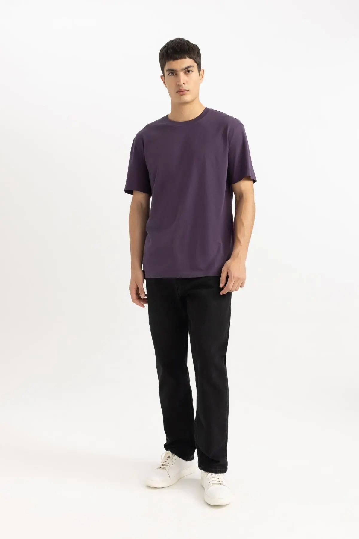 New Regular Fit Bisiklet Yaka Kısa Kollu %100 Pamuk Basic Tişört V7699az24sp