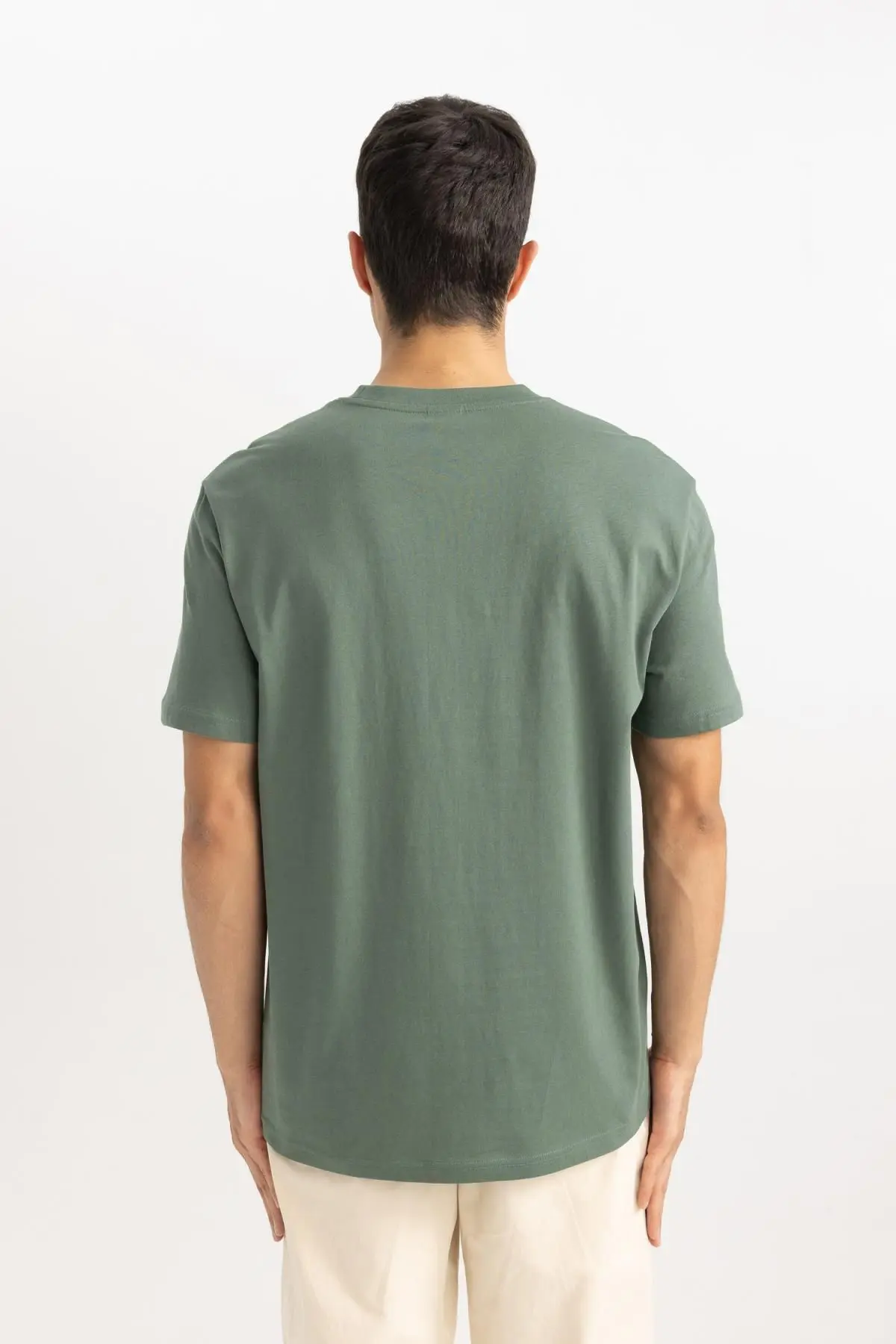New Regular Fit Bisiklet Yaka Kısa Kollu %100 Pamuk Basic Tişört V7699az24sp