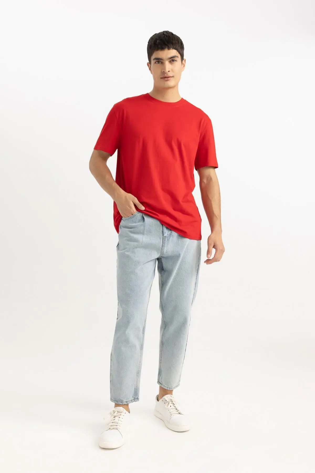 New Regular Fit Bisiklet Yaka Kısa Kollu %100 Pamuk Basic Tişört V7699az24sp