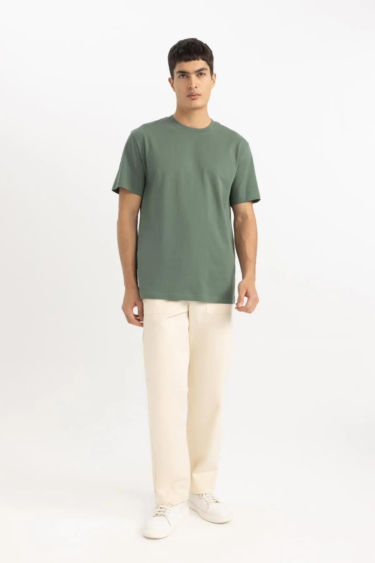 New Regular Fit Bisiklet Yaka Kısa Kollu %100 Pamuk Basic Tişört V7699az24sp
