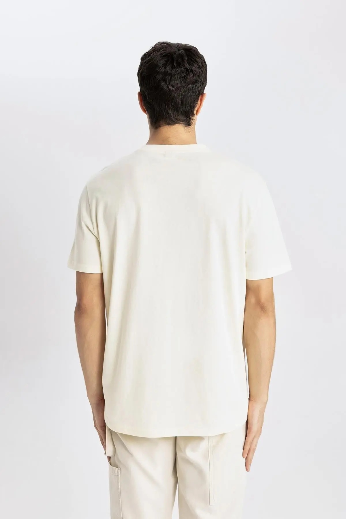 New Regular Fit Bisiklet Yaka Basic Kısa Kollu %100 Pamuk Tişört V7699az24sp