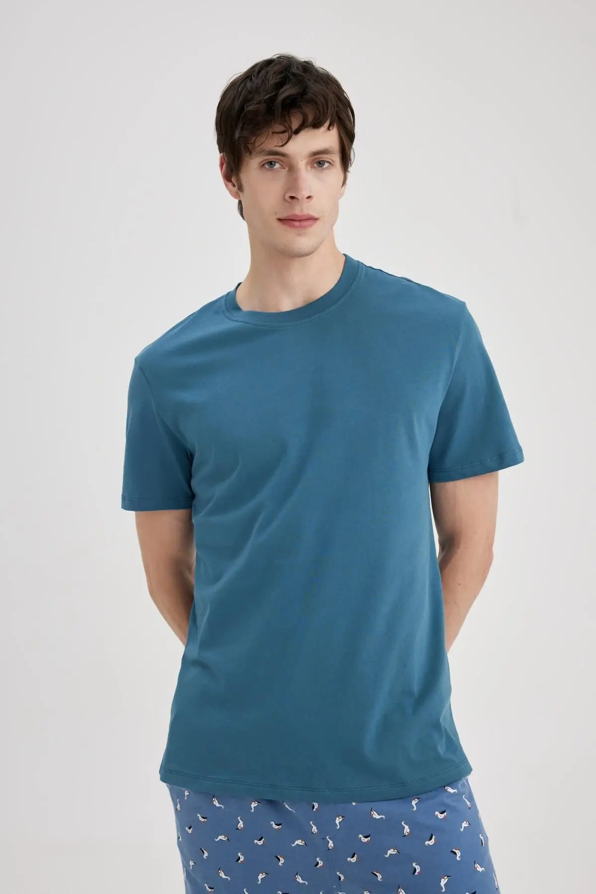 New Regular Fit Bisiklet Yaka Kısa Kollu %100 Pamuk Basic Tişört V7699az24sp