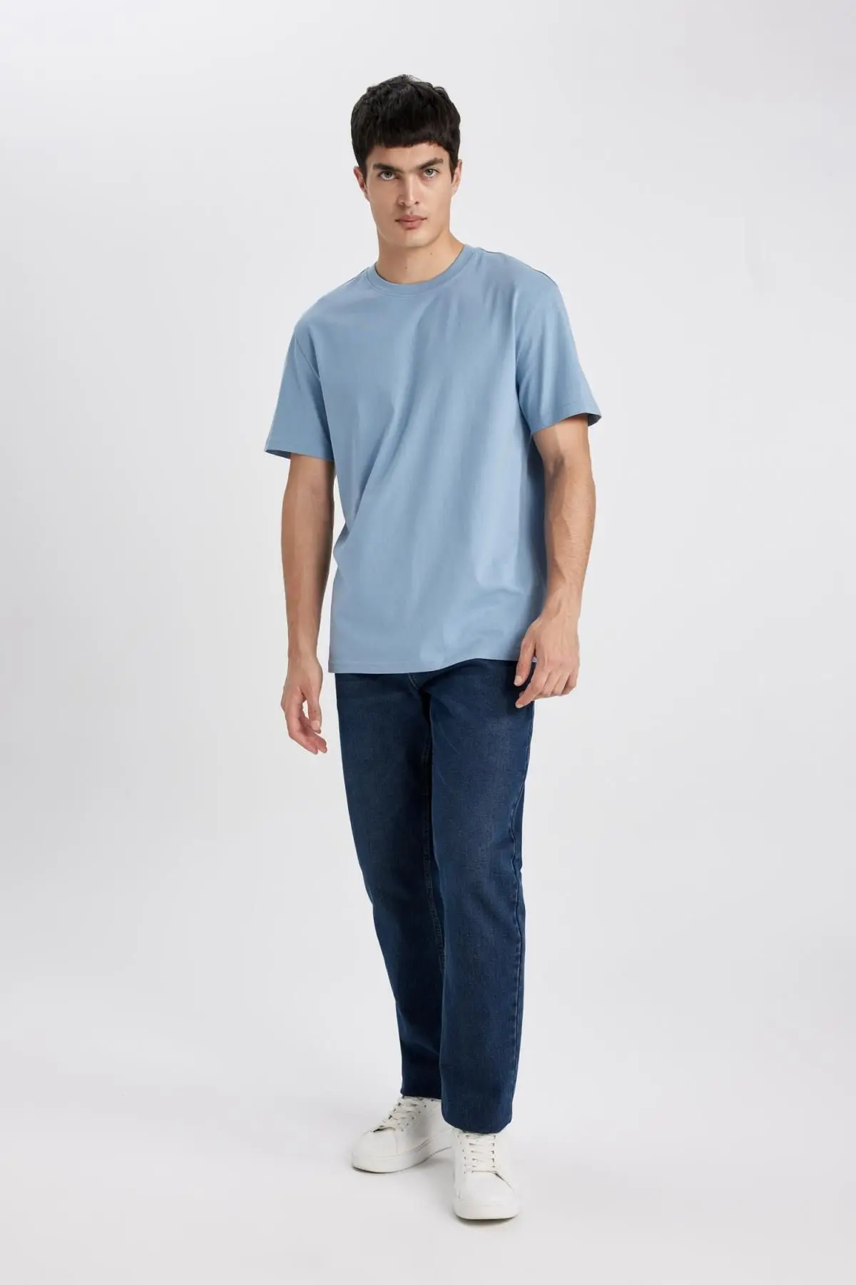 New Regular Fit Bisiklet Yaka Kısa Kollu %100 Pamuk Basic Tişört V7699az24sp