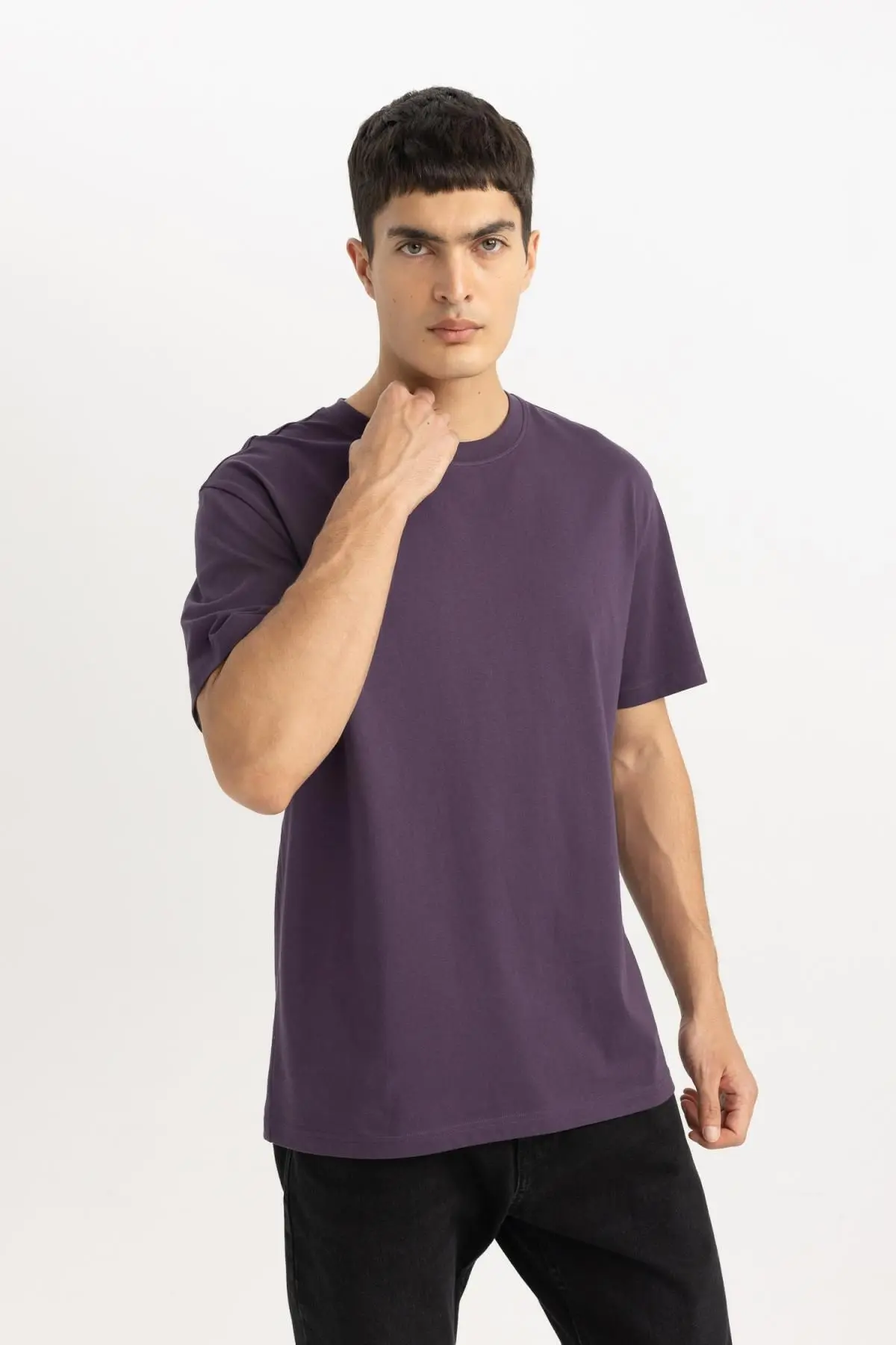 New Regular Fit Bisiklet Yaka Kısa Kollu %100 Pamuk Basic Tişört V7699az24sp