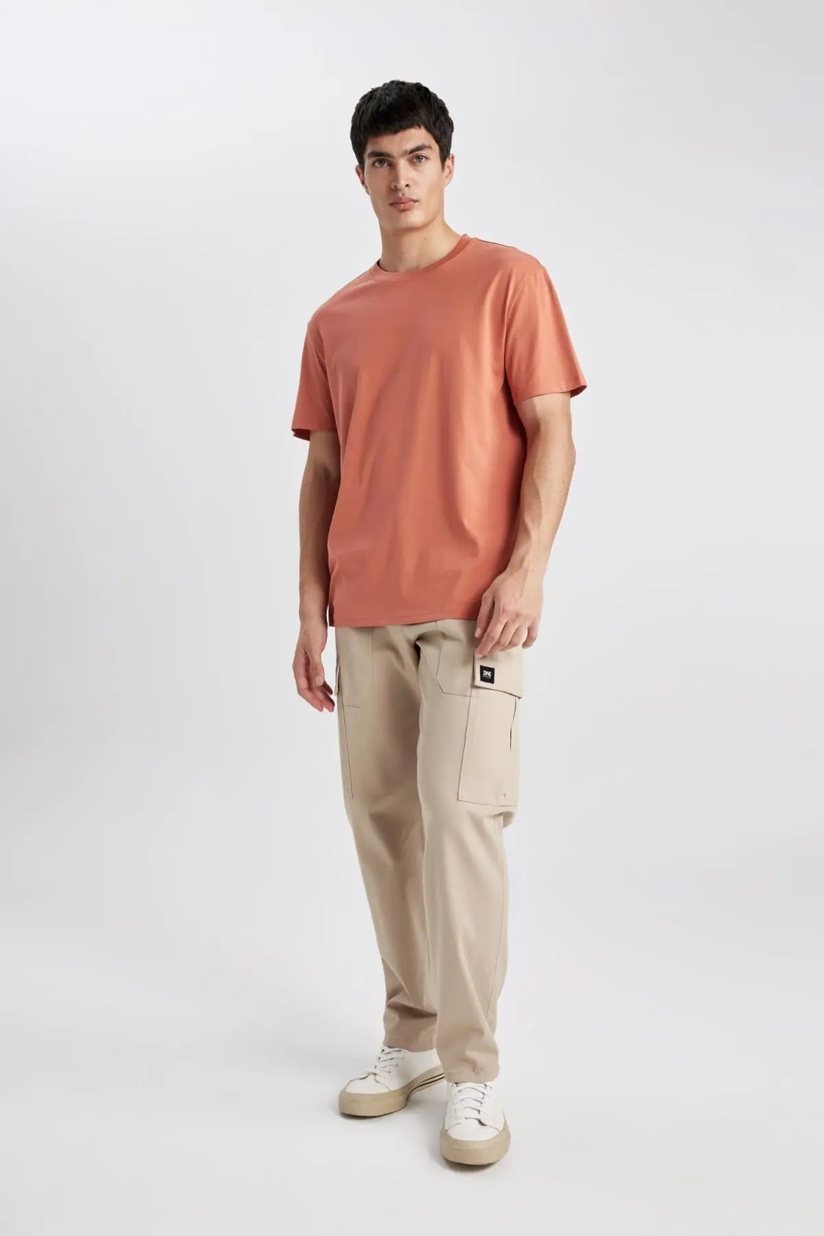 New Regular Fit Bisiklet Yaka Kısa Kollu %100 Pamuk Basic Tişört V7699az24sp