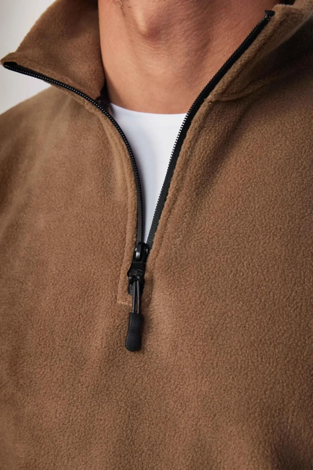 Erkek Standart Fit Rahat Kesim Tüylenme Yapmayan Soğuk Geçirmez Haki Dik Yaka Polar Sweatshirt