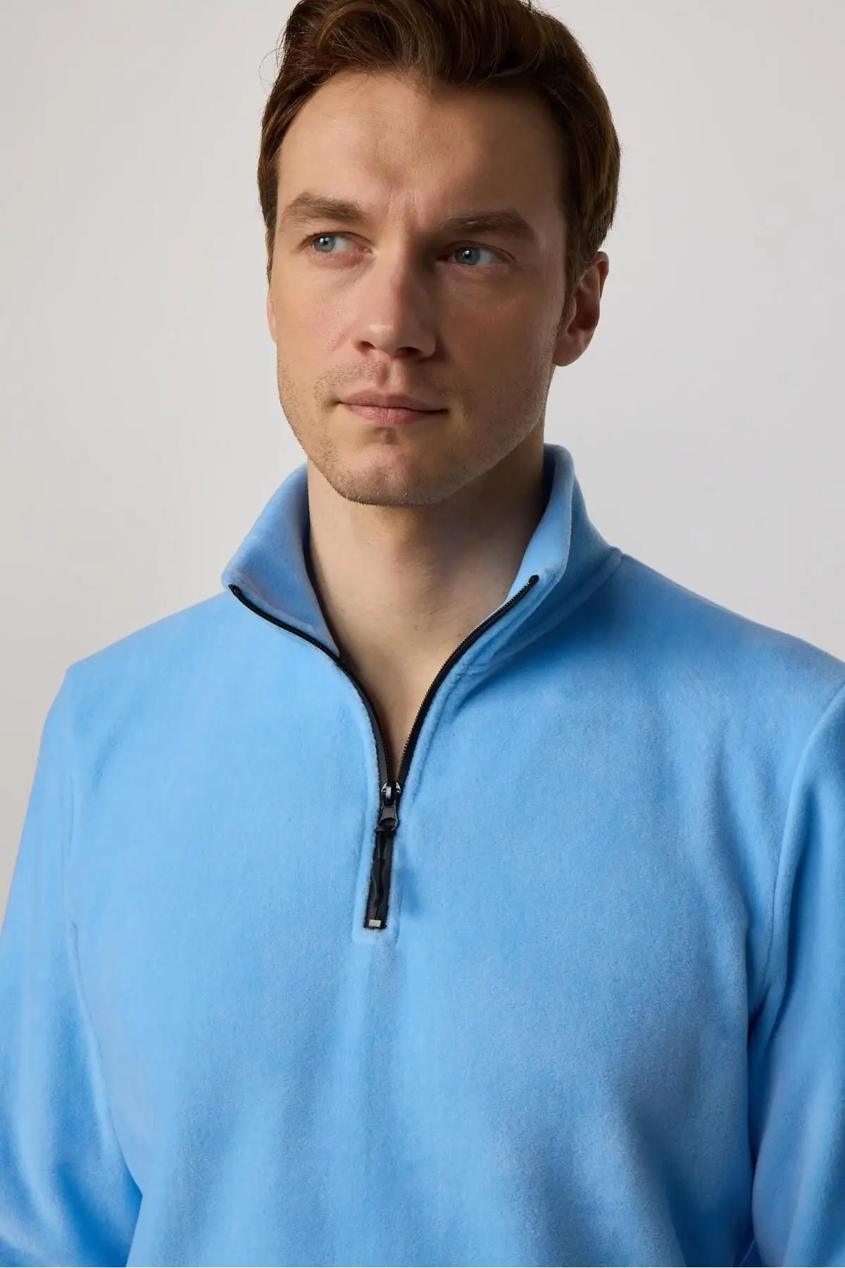Erkek Standart Fit Rahat Kesim Tüylenme Yapmayan Soğuk Geçirmez Bebe Mavi Dik Yaka Polar Sweatshirt