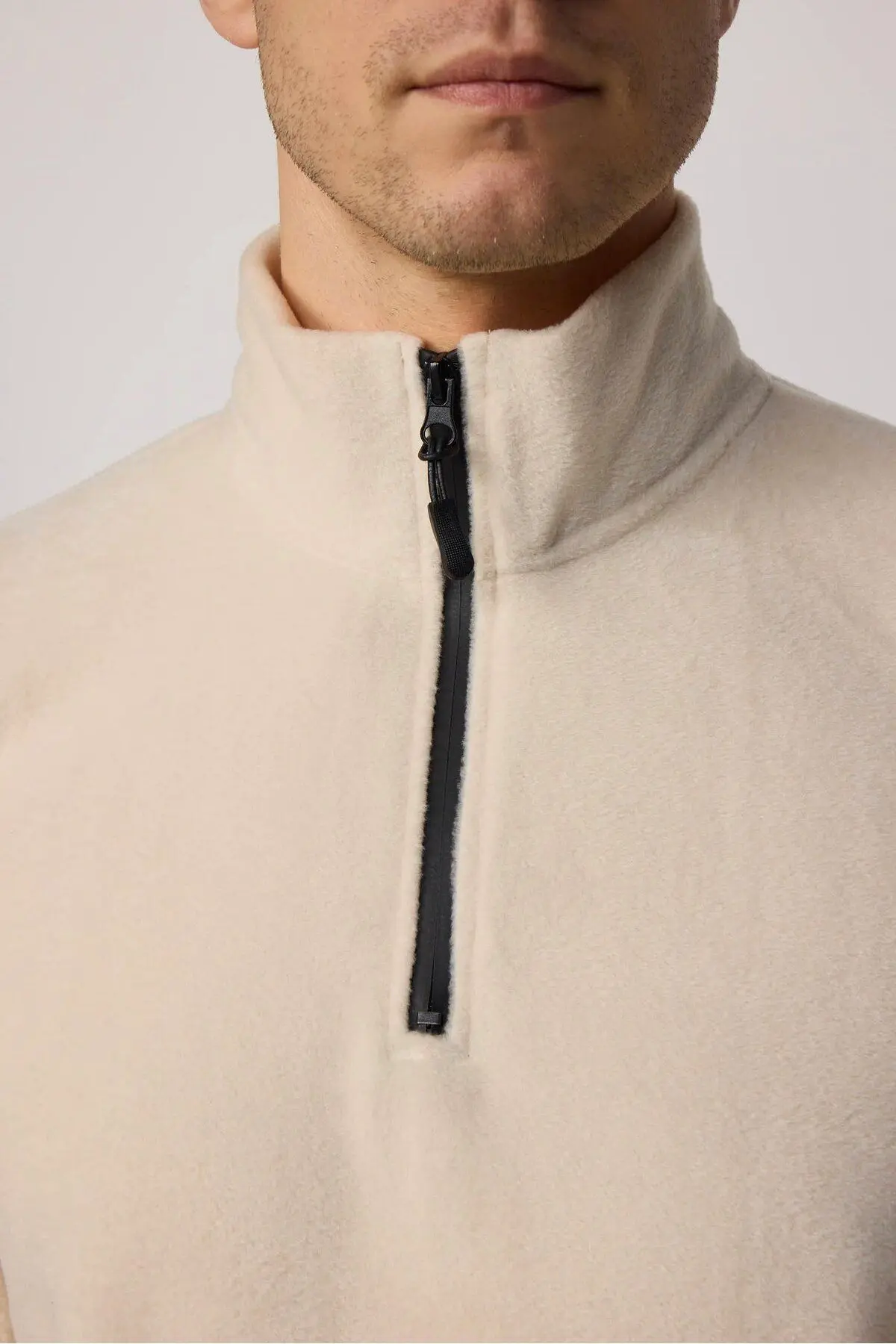 Erkek Standart Fit Rahat Kesim Tüylenme Yapmayan Soğuk Geçirmez Bej Dik Yaka Polar Sweatshirt