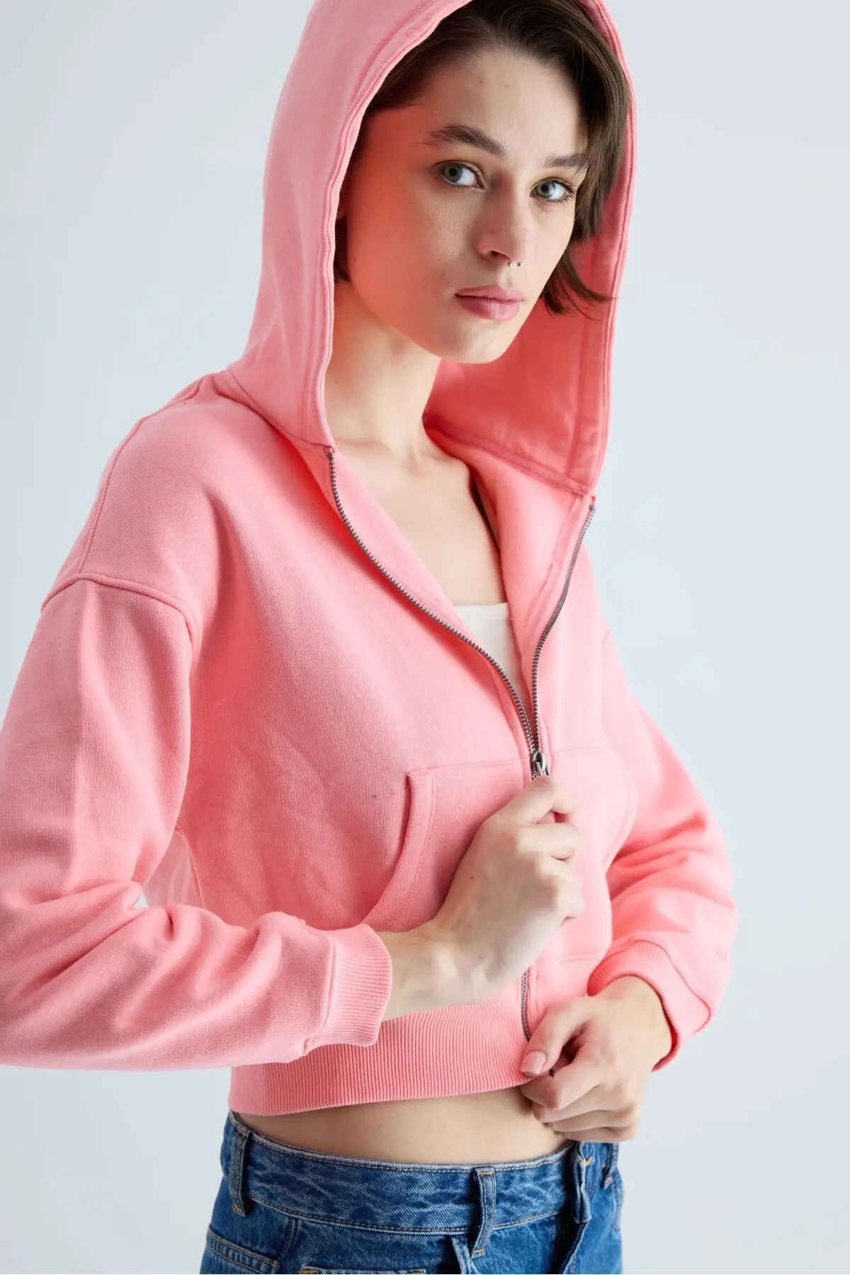 Kadın Pembe Renk Kapüşonlu Şardonlu Crop Sweatshirt Hırka