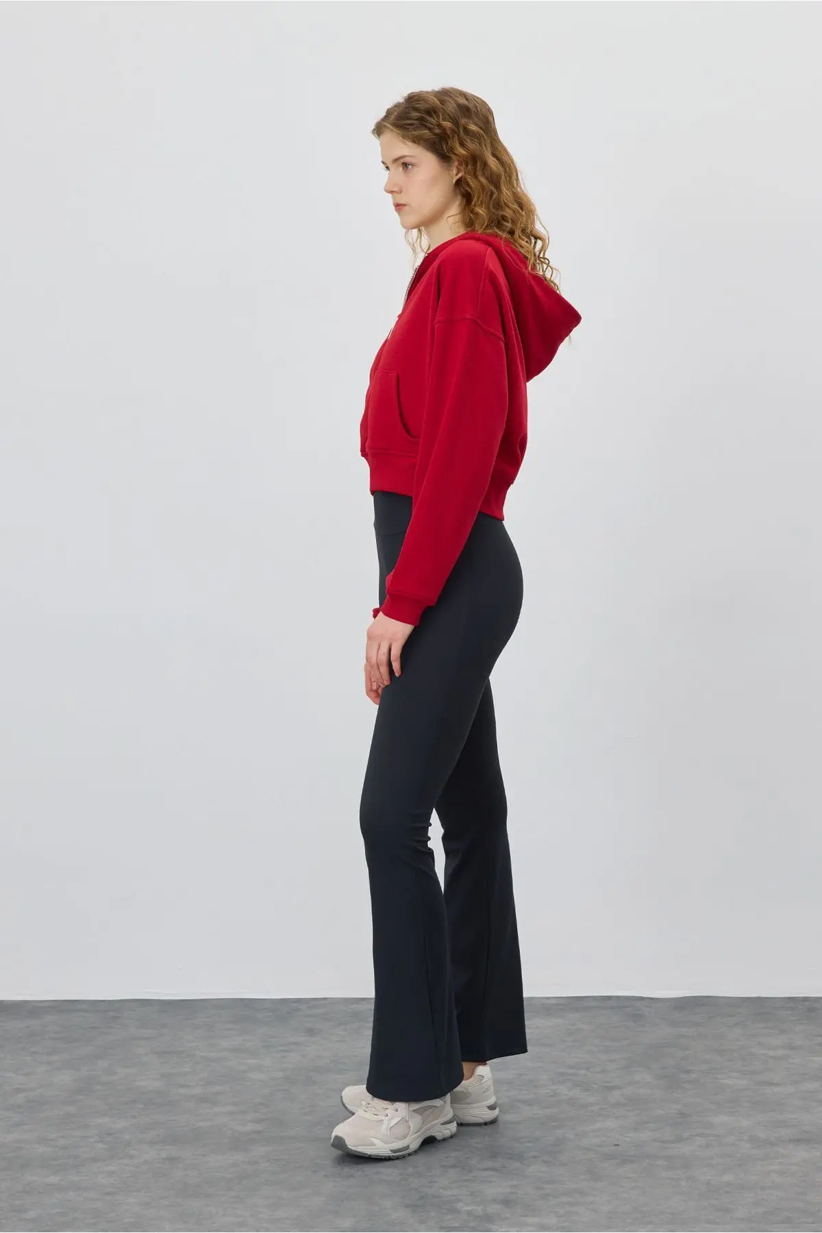 Kadın Kapüşonlu Şardonlu Kırmızı Renk Crop Sweatshirt Hırka