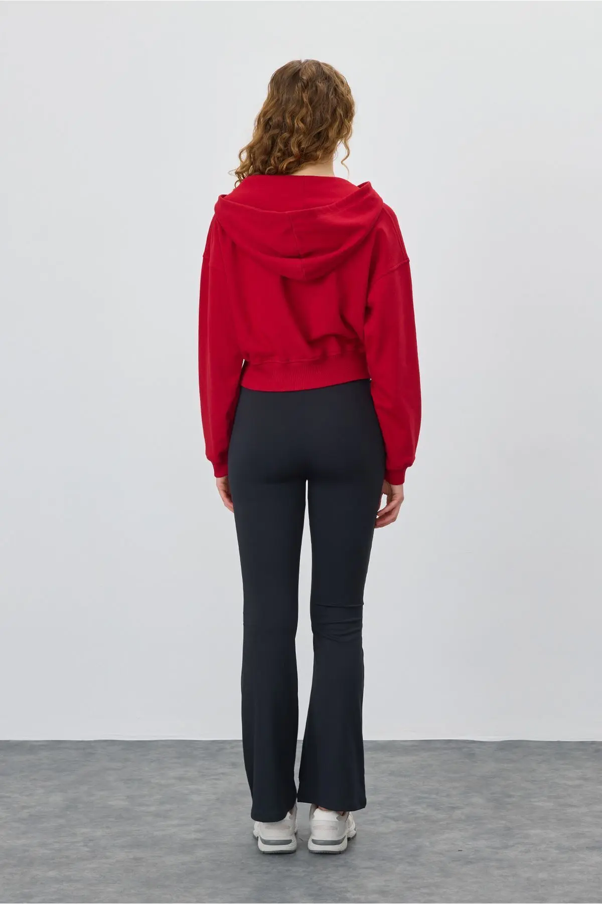 Kadın Kapüşonlu Şardonlu Kırmızı Renk Crop Sweatshirt Hırka