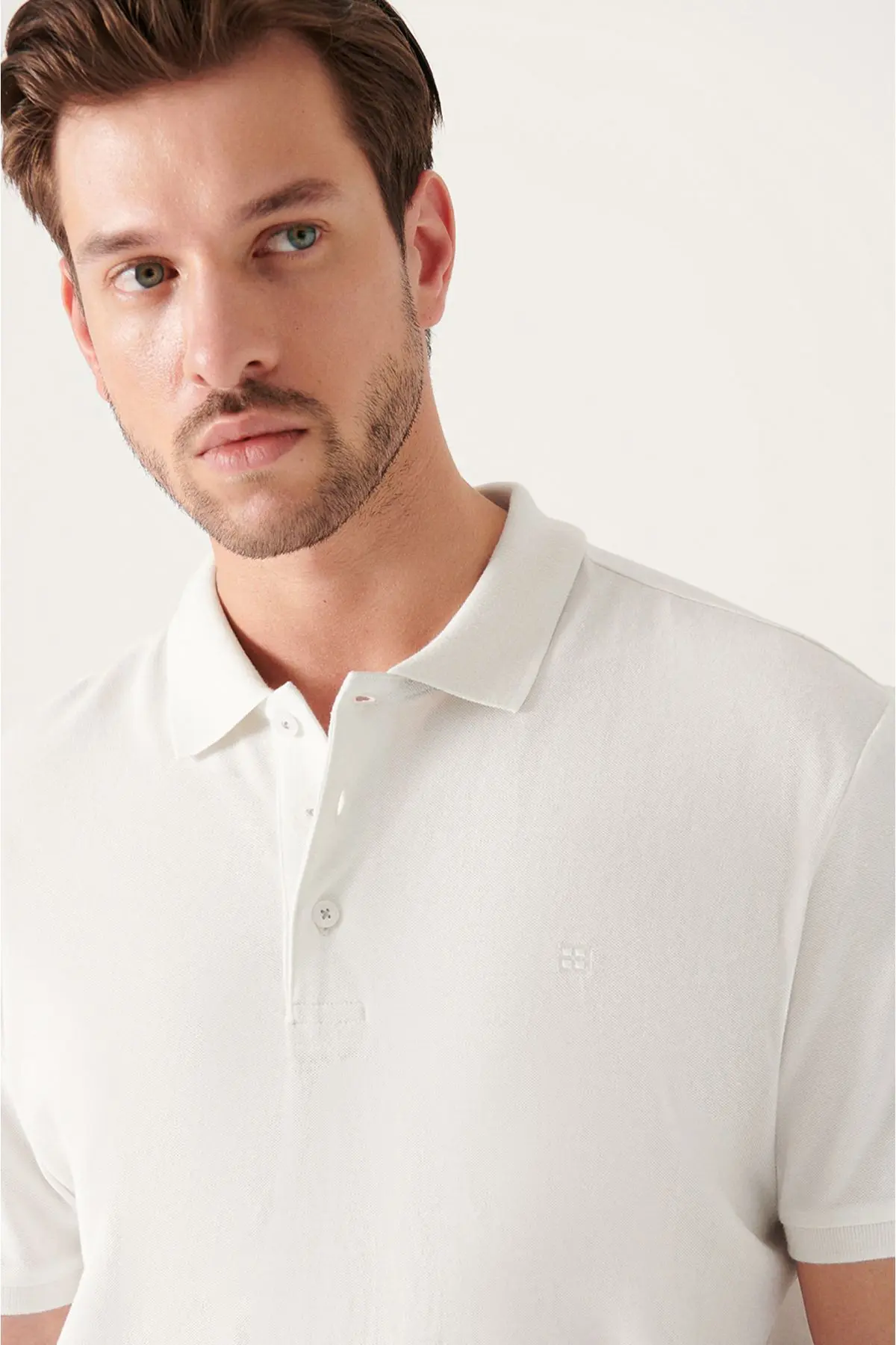 Erkek Beyaz Polo Yaka T-shirt %100 Pamuk Serin Tutan Regular Fit E001004