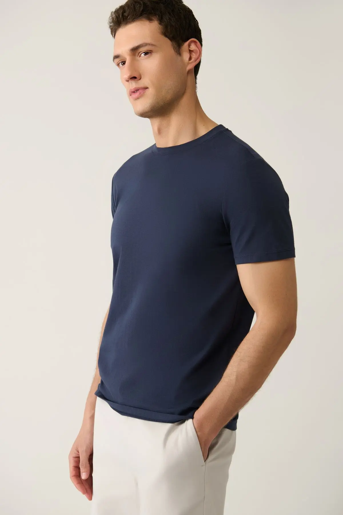 Erkek Lacivert T-shirt %100 Pamuk Nefes Alan Bisiklet Yaka Regular Fit E001000