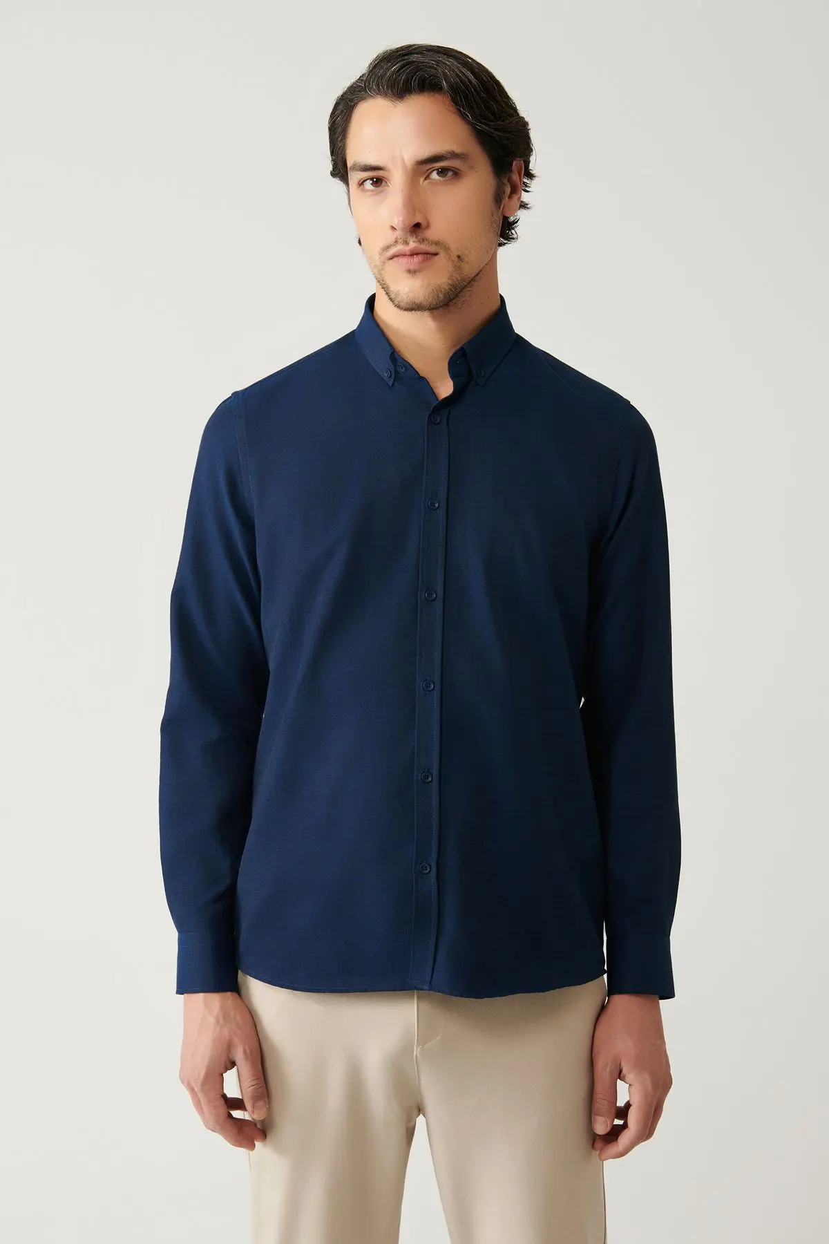 Avva Erkek Lacivert Düğmeli Yaka Kolay Ütülenebilir Oxford Pamuklu Regular Fit Gömlek E002000