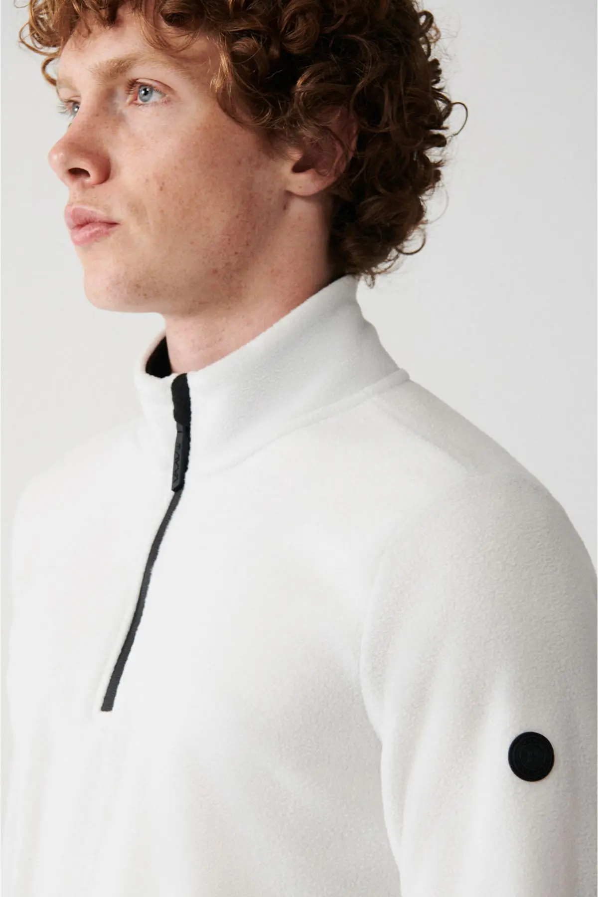 Erkek Beyaz Polar Sweatshirt Dik Yaka Soğuğa Dayanıklı Yarım Fermuarlı Regular Fit E001068