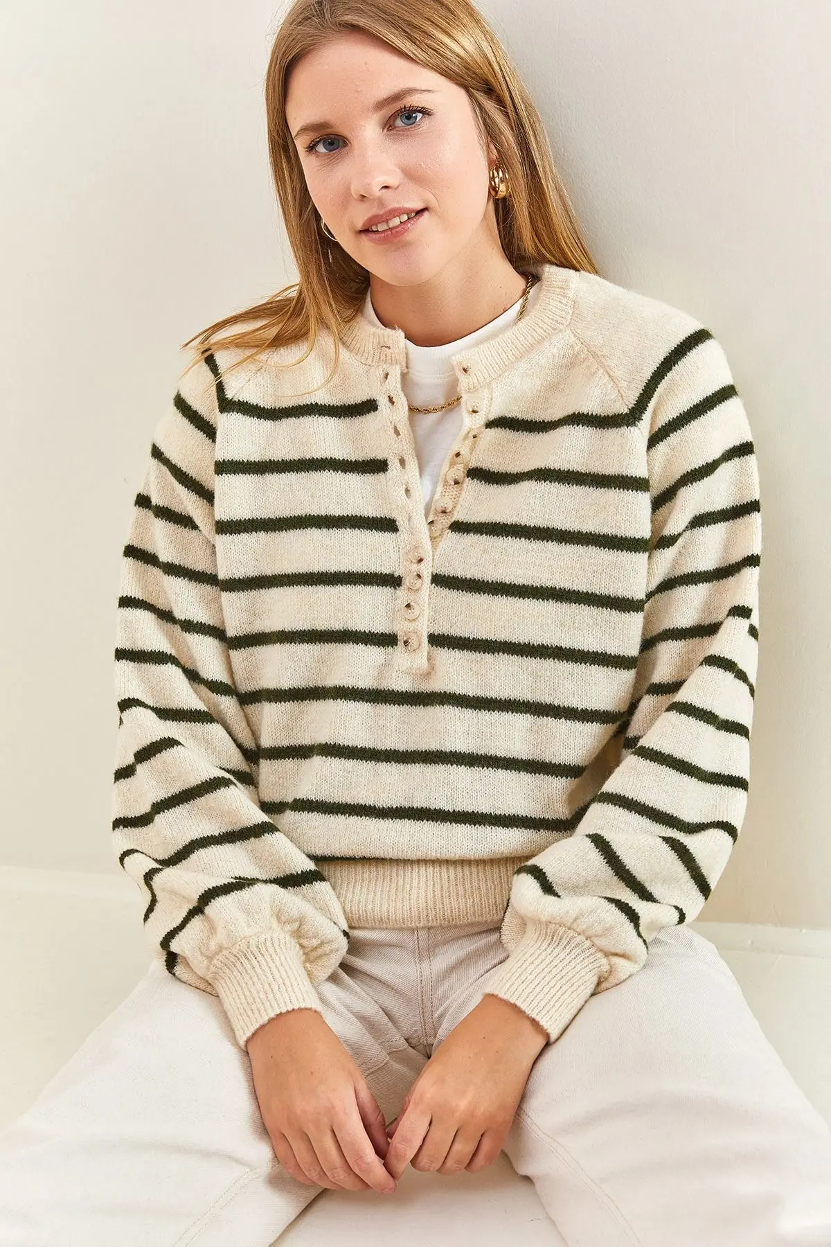 Kadın Yakası Ilikli Balıkçı Yaka Çizgili Triko Kazak