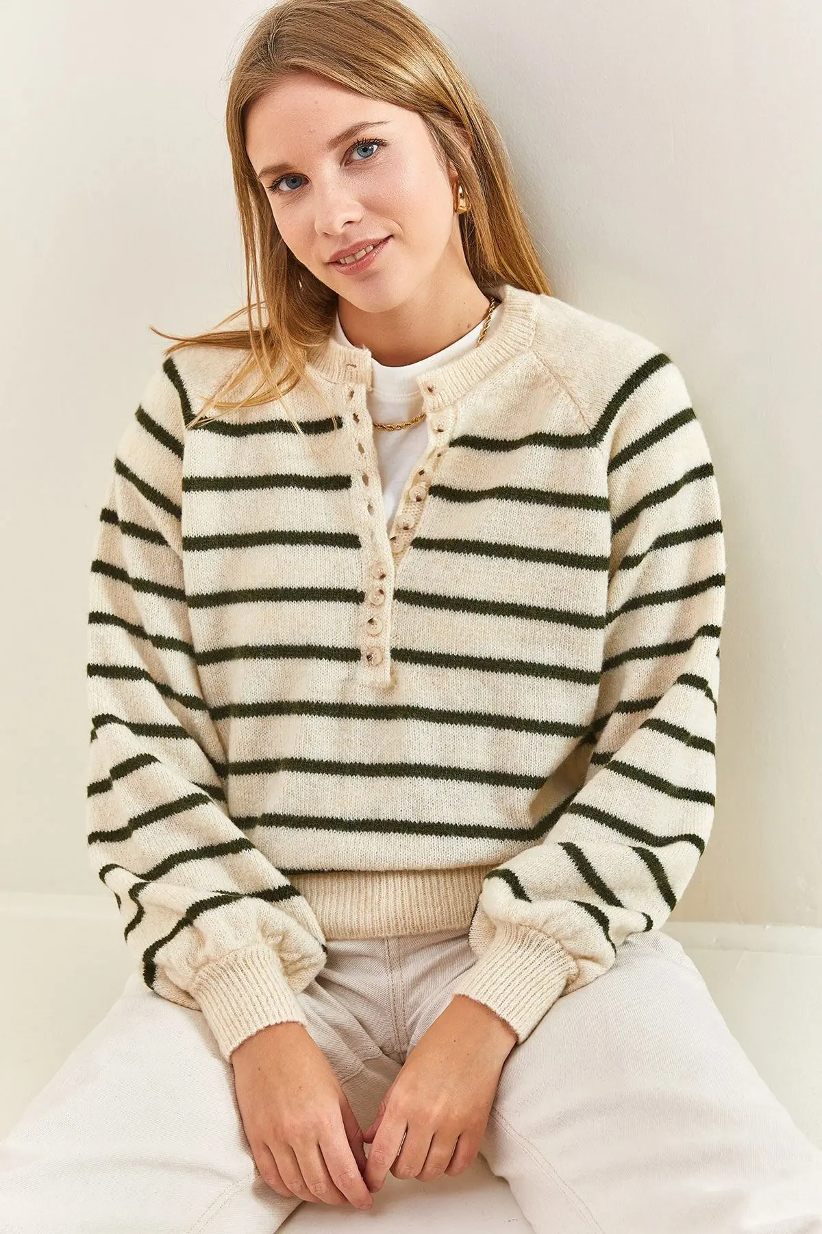 Kadın Yakası Ilikli Balıkçı Yaka Çizgili Triko Kazak