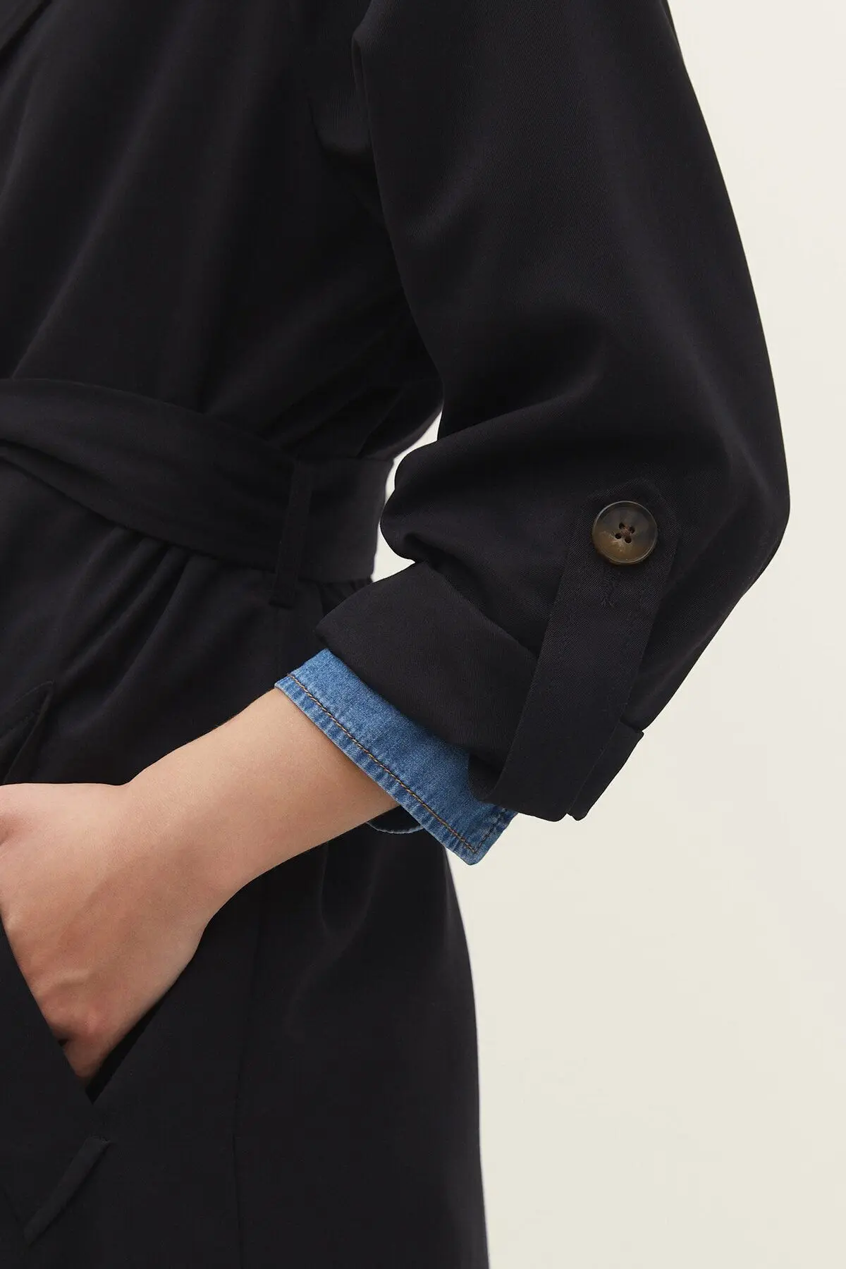 Dökümlü Uzun Trençkot