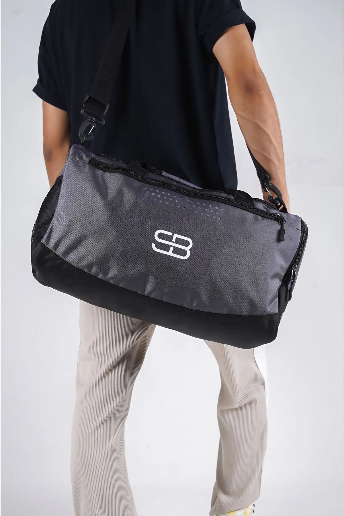 Ayakkabı Gözlü Havalandırmalı Orta Boy Unisex Gri Spor Fitness Ve Seyahat Çantası