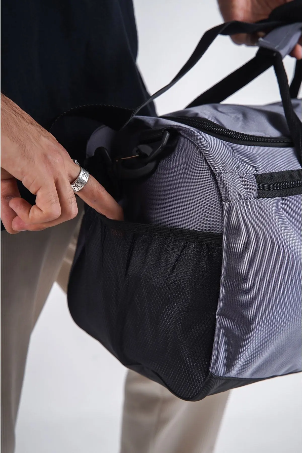 Ayakkabı Gözlü Havalandırmalı Orta Boy Unisex Gri Spor Fitness Ve Seyahat Çantası