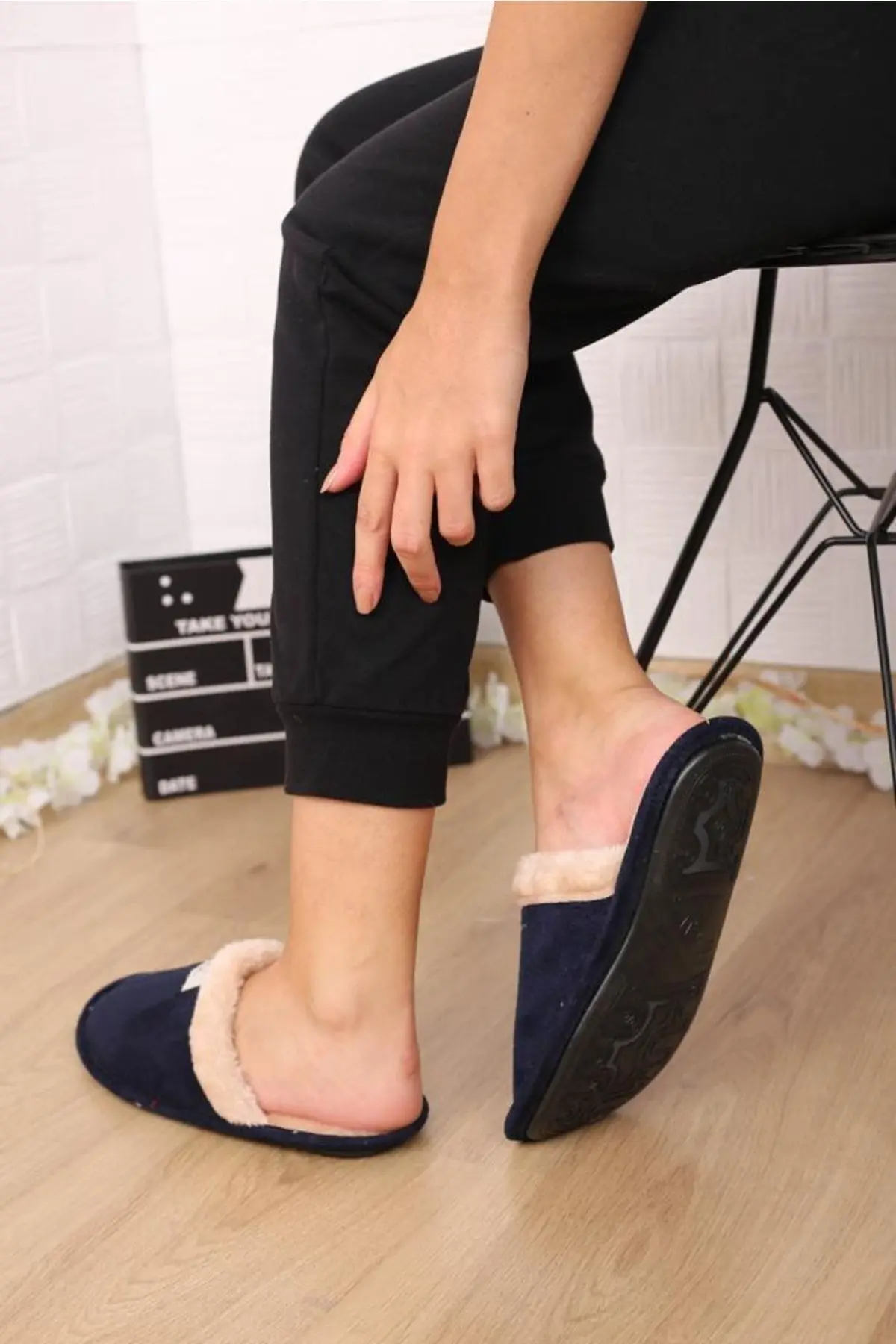 Yumuşak Hafif Taban Kışlık Ev Terliği