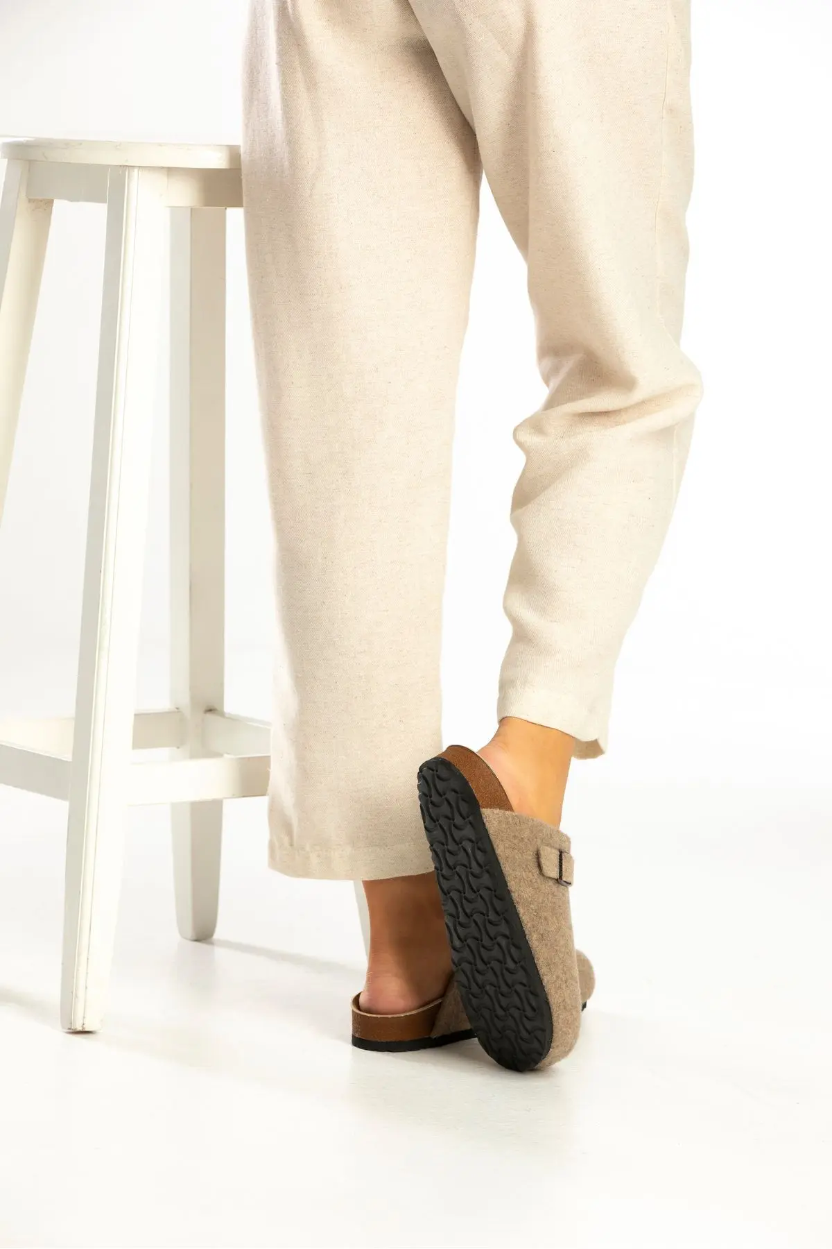 Kadın Mantar Taban Keçeli Konfor Modeli Kışlık Önü Kapalı Keçe Modeli Sabo Günlük Rahat Ev Terliği