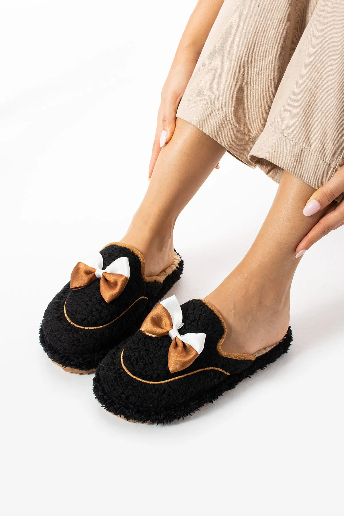 Siyah Papyon Kışlık Kadın Terlik