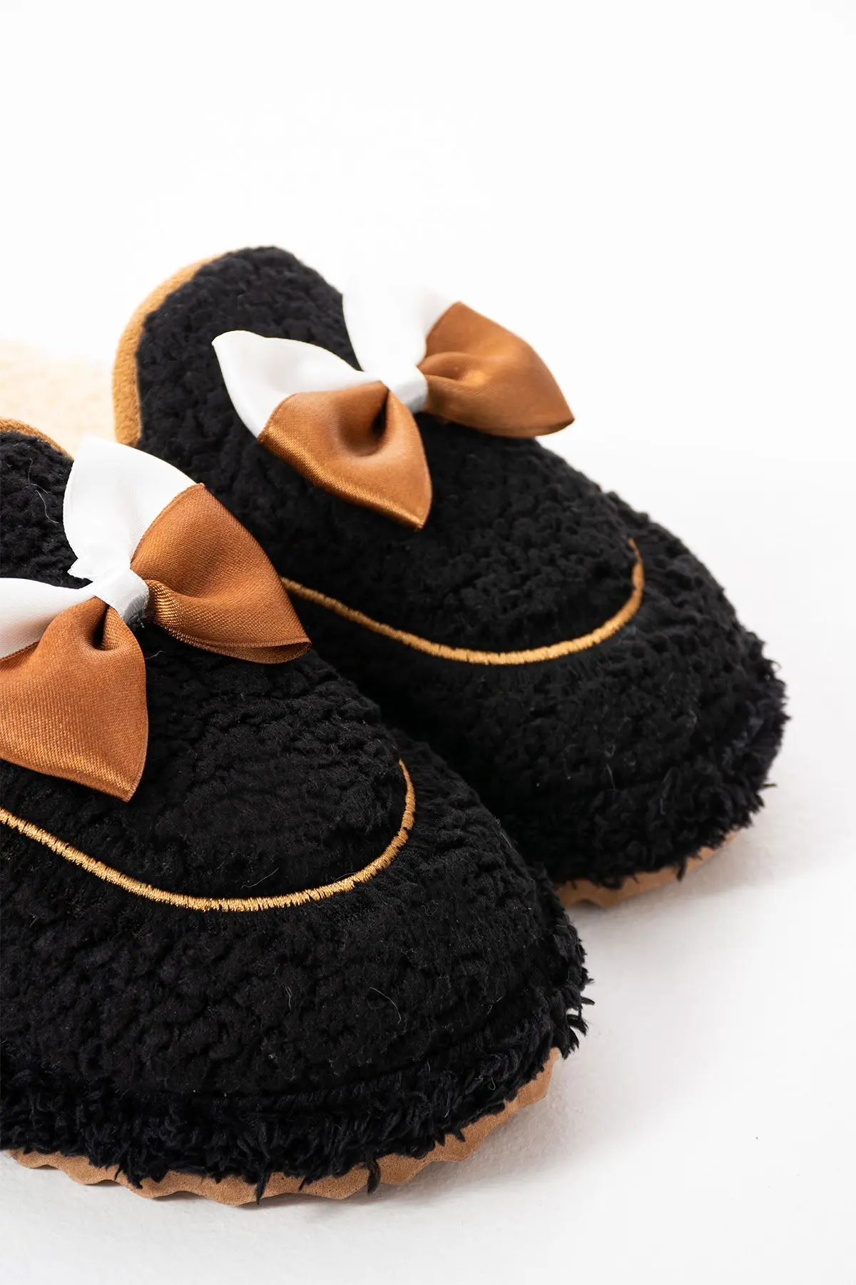 Siyah Papyon Kışlık Kadın Terlik