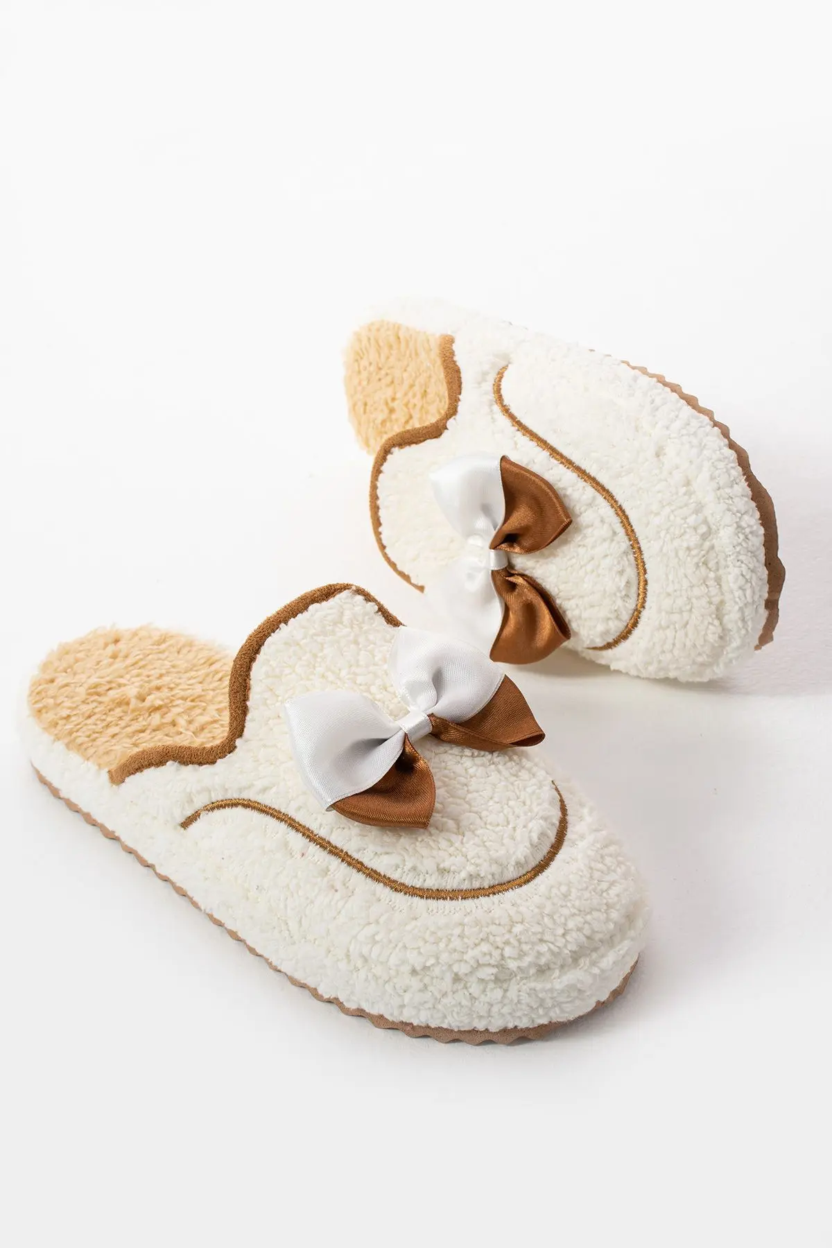 Beyaz Papyon Kışlık Kadın Terlik